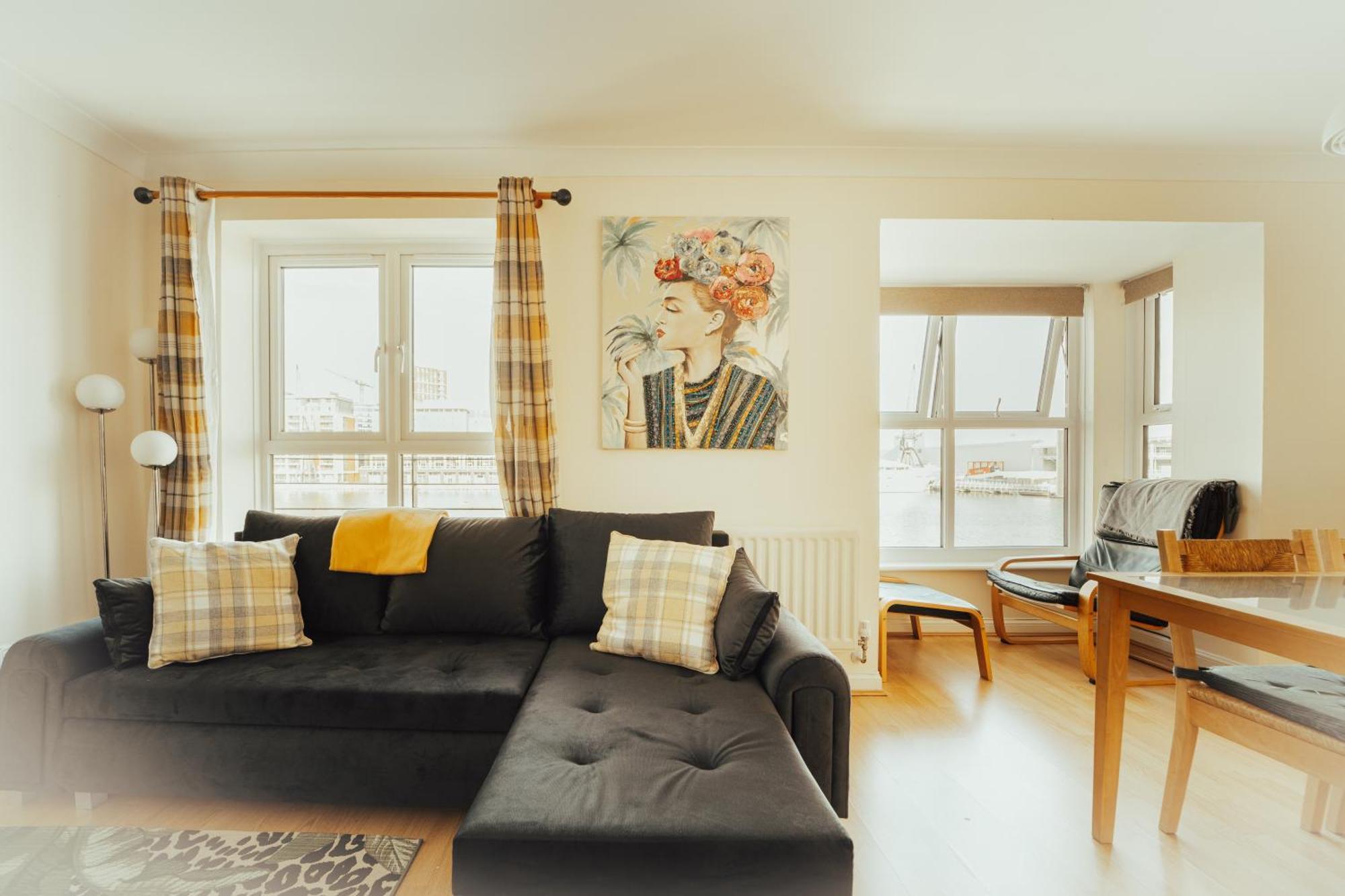 Appartamento Luxury Riverview 2bed Apt- 5 Mins From Excel London, Canary Wharf, 02 Arena - Free Parking - Playstation 4 Provided *