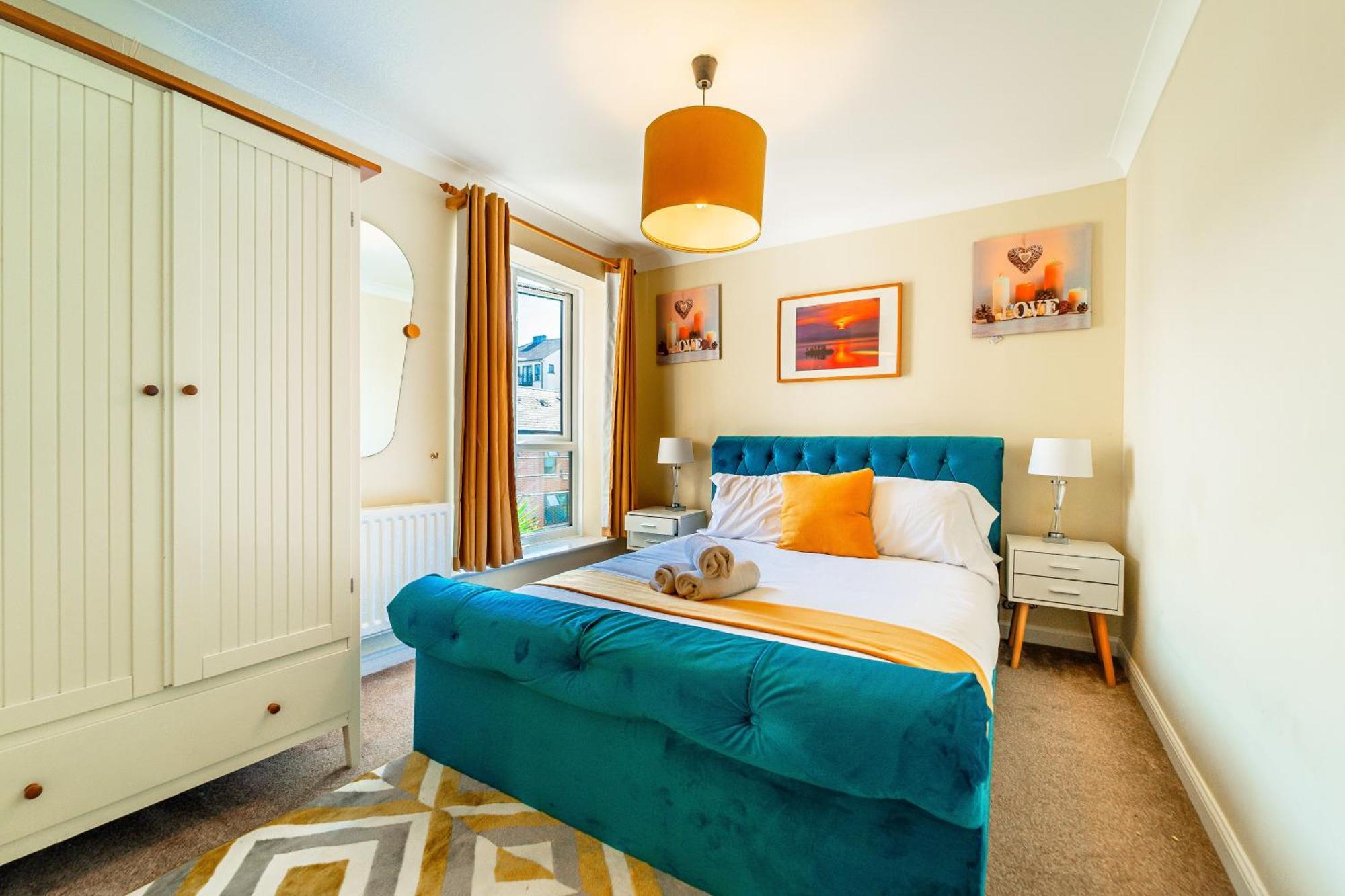 Luxury Riverview 2bed Apt- 5 Mins From Excel London, Canary Wharf, 02 Arena - Free Parking - Playstation 4 Provided * London