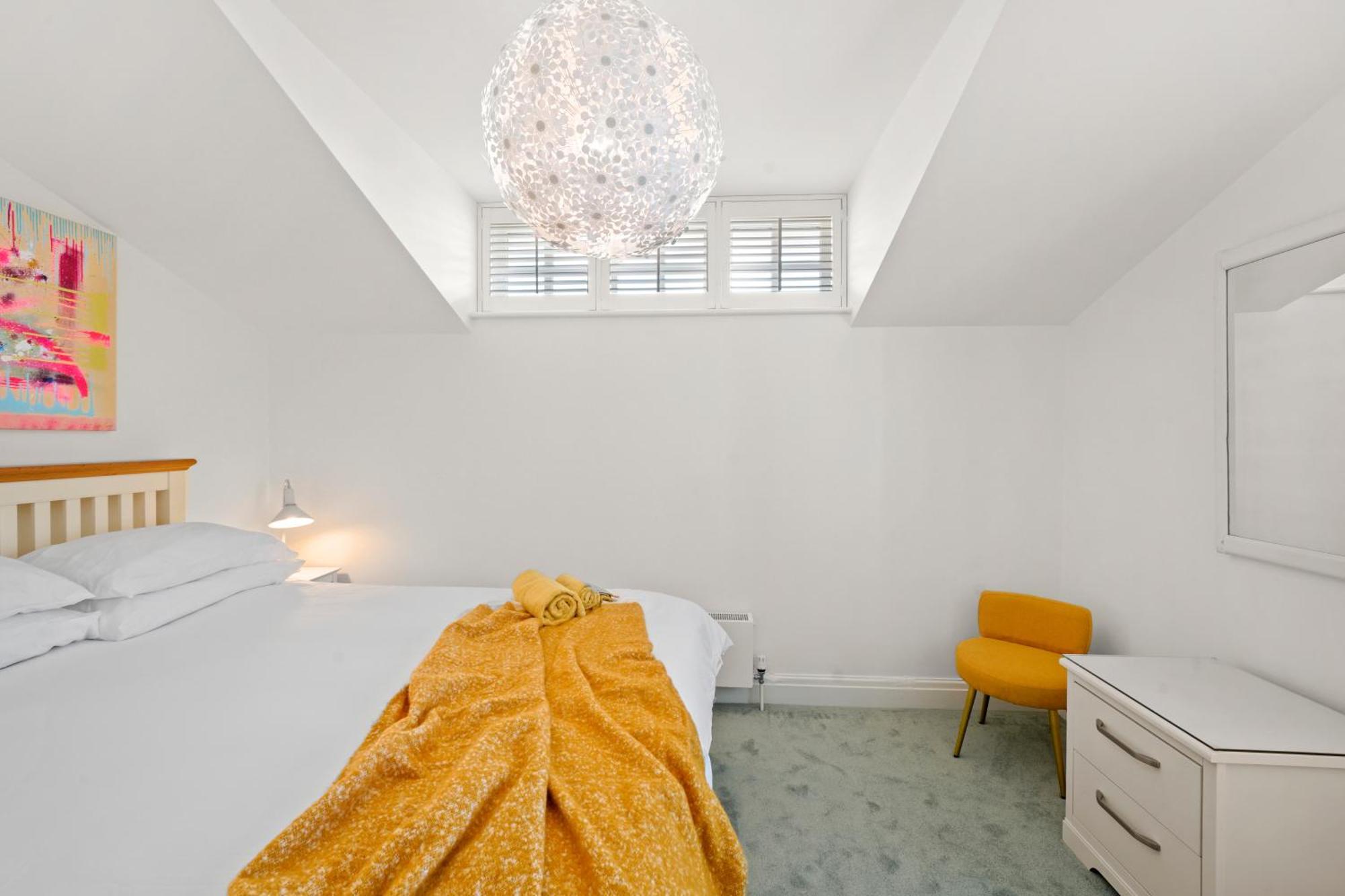 Holiday home Clapham Common Mews: Refurbished 3-bedroom With Parking