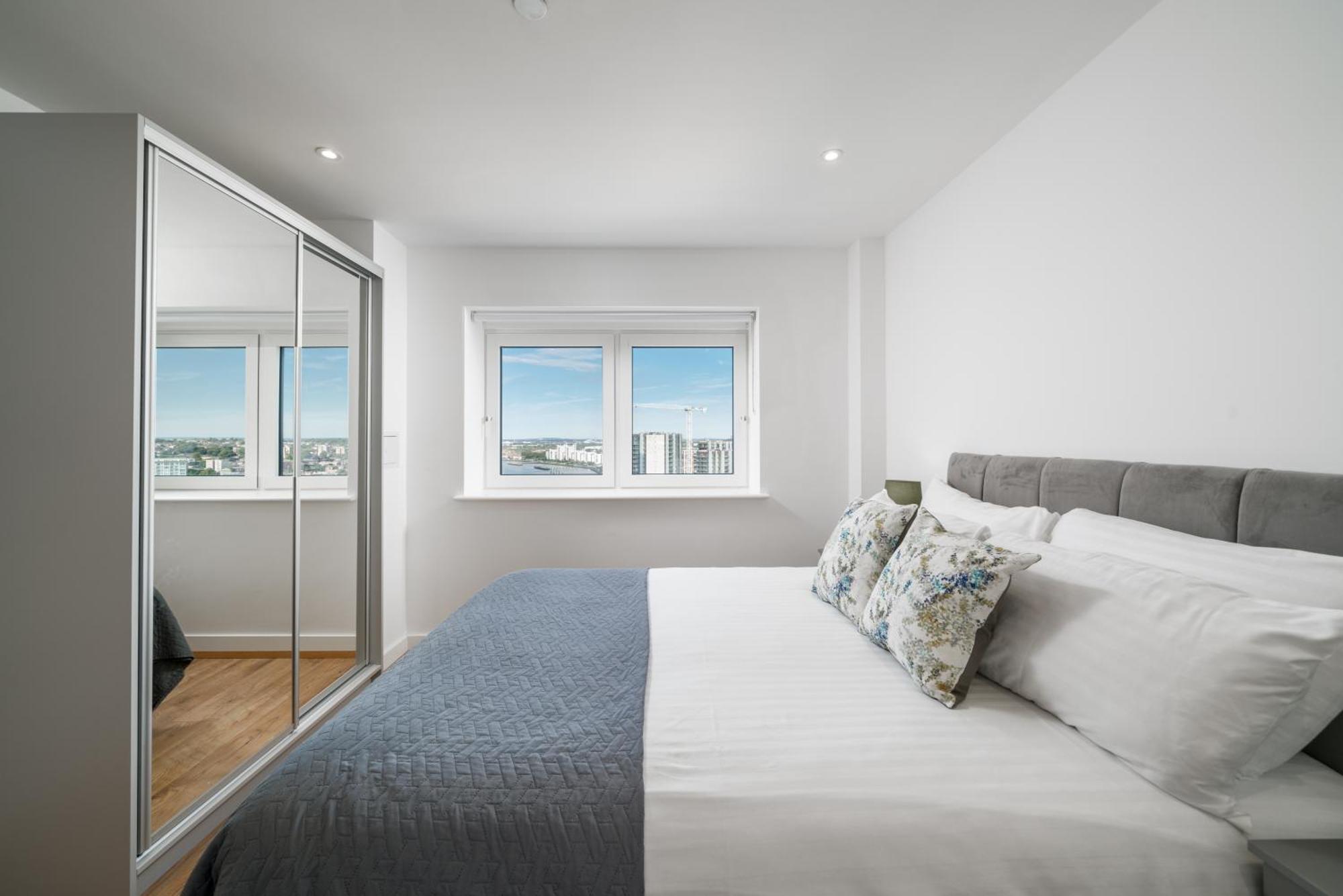 Skyvillion - River Thames Floor By Woolwich Ferry, Mins To Excel, O2 Arena , Airport With Parking Appartement *