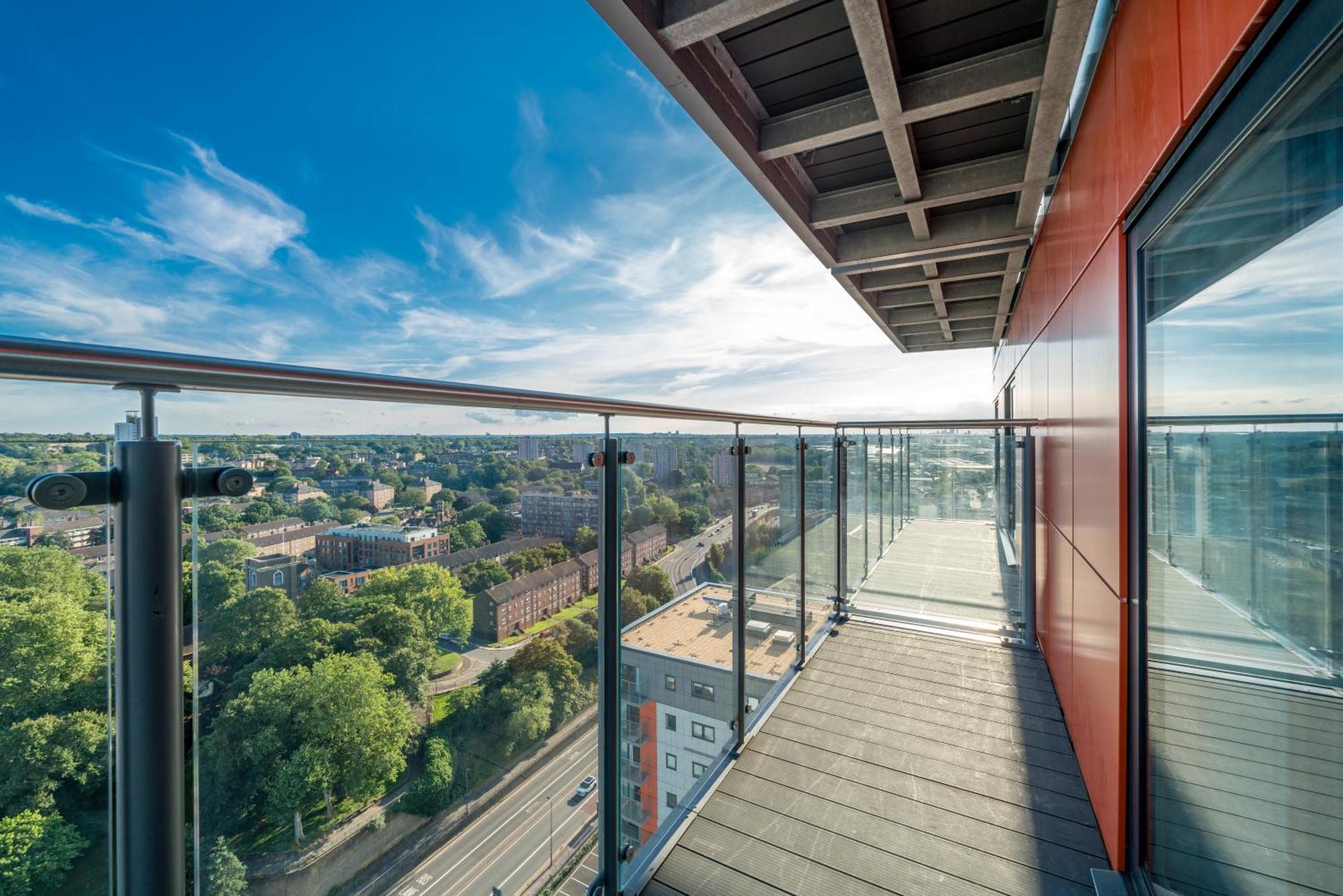Skyvillion - River Thames Floor By Woolwich Ferry, Mins To Excel, O2 Arena , Airport With Parking Appartement *