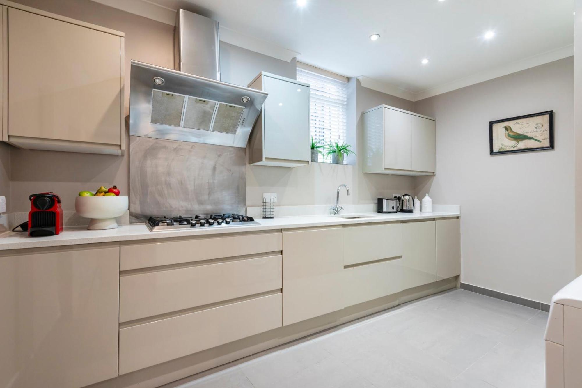 Apartment Hampstead Garden Flat-hosted By Sweetstay London