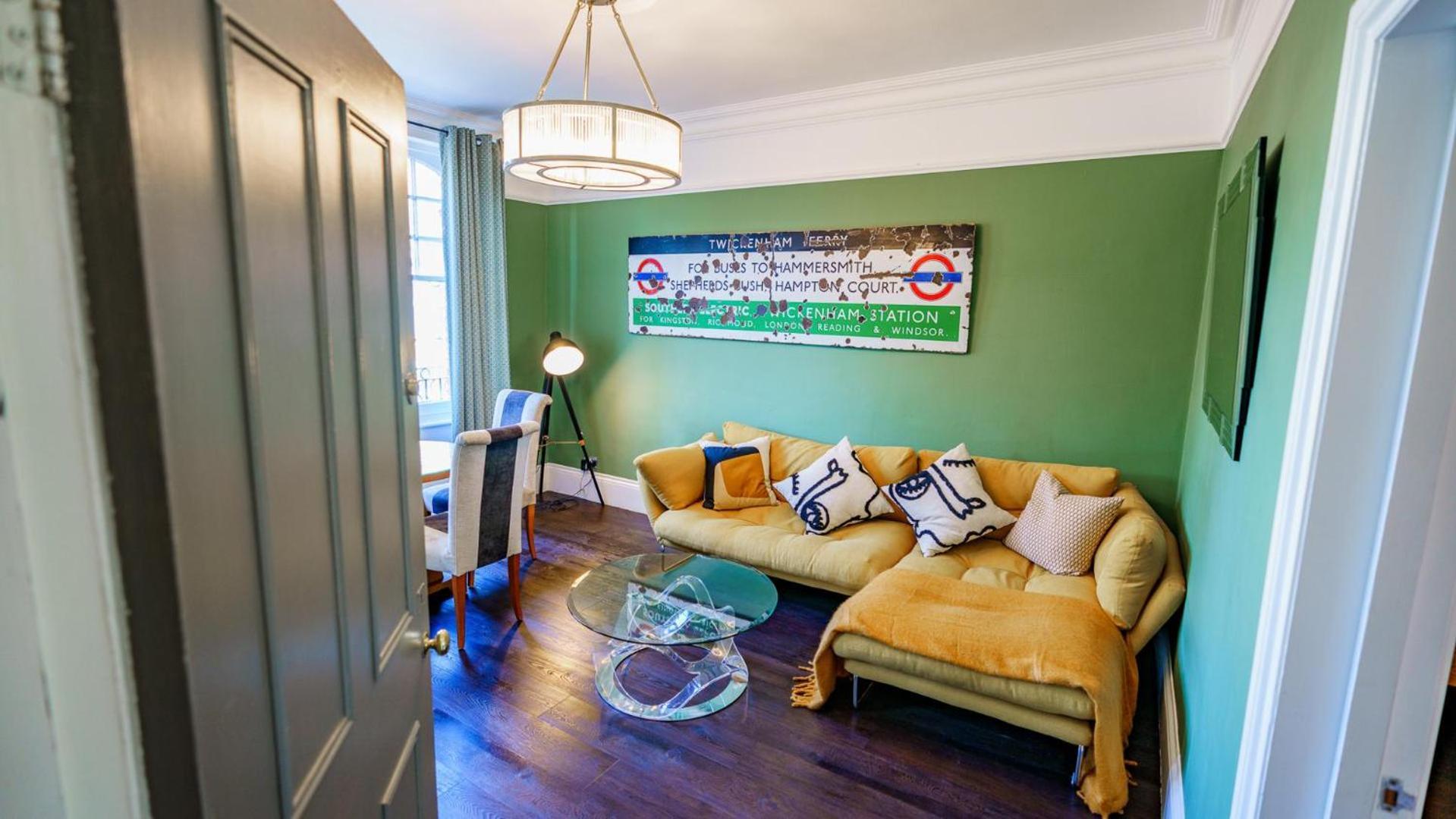Stylish One Bedroom Flat In Kensingston