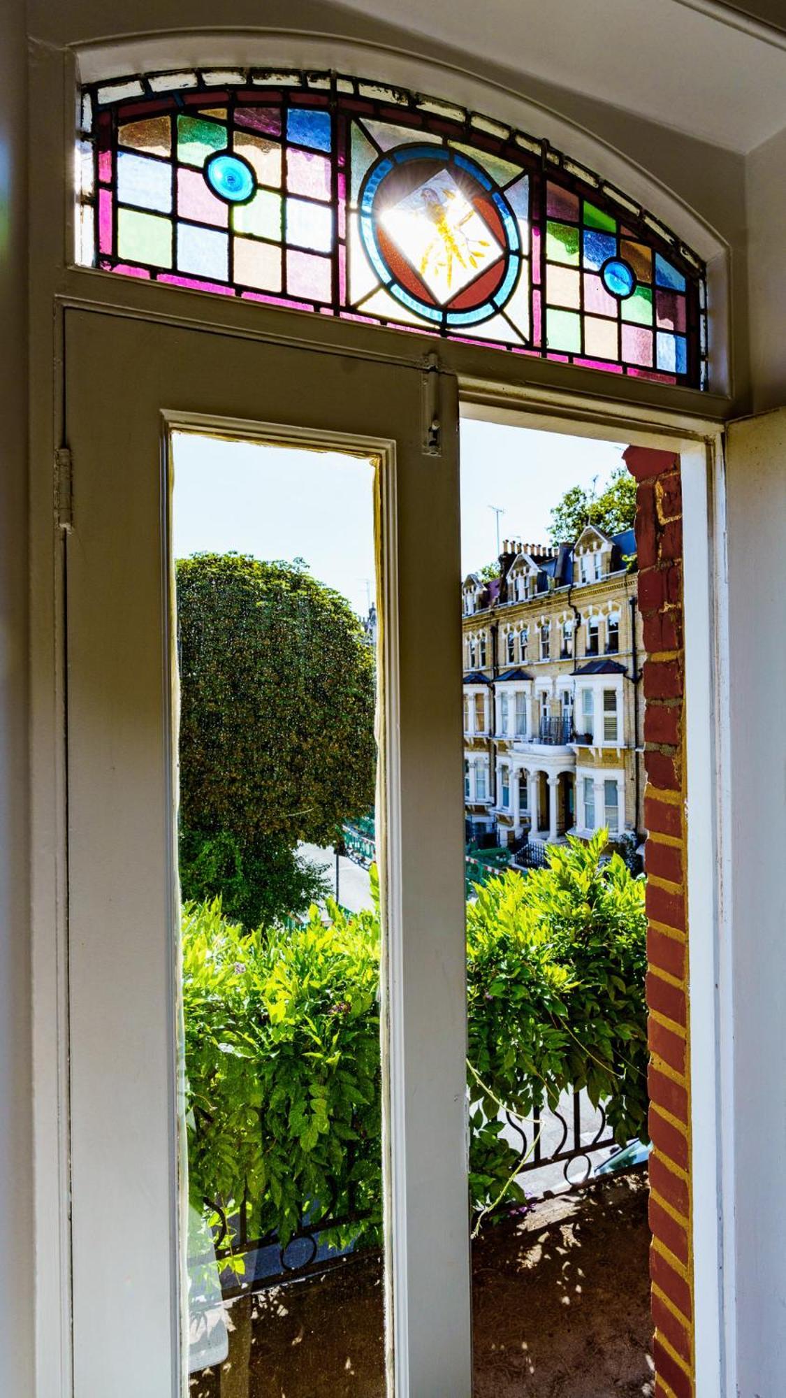 Stylish One Bedroom Flat In Kensingston * Londra