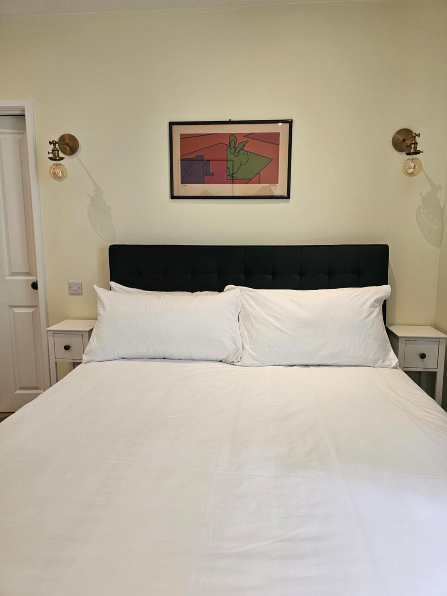 Apartment Spacious & Renovated 1-bed Garden Flat In London