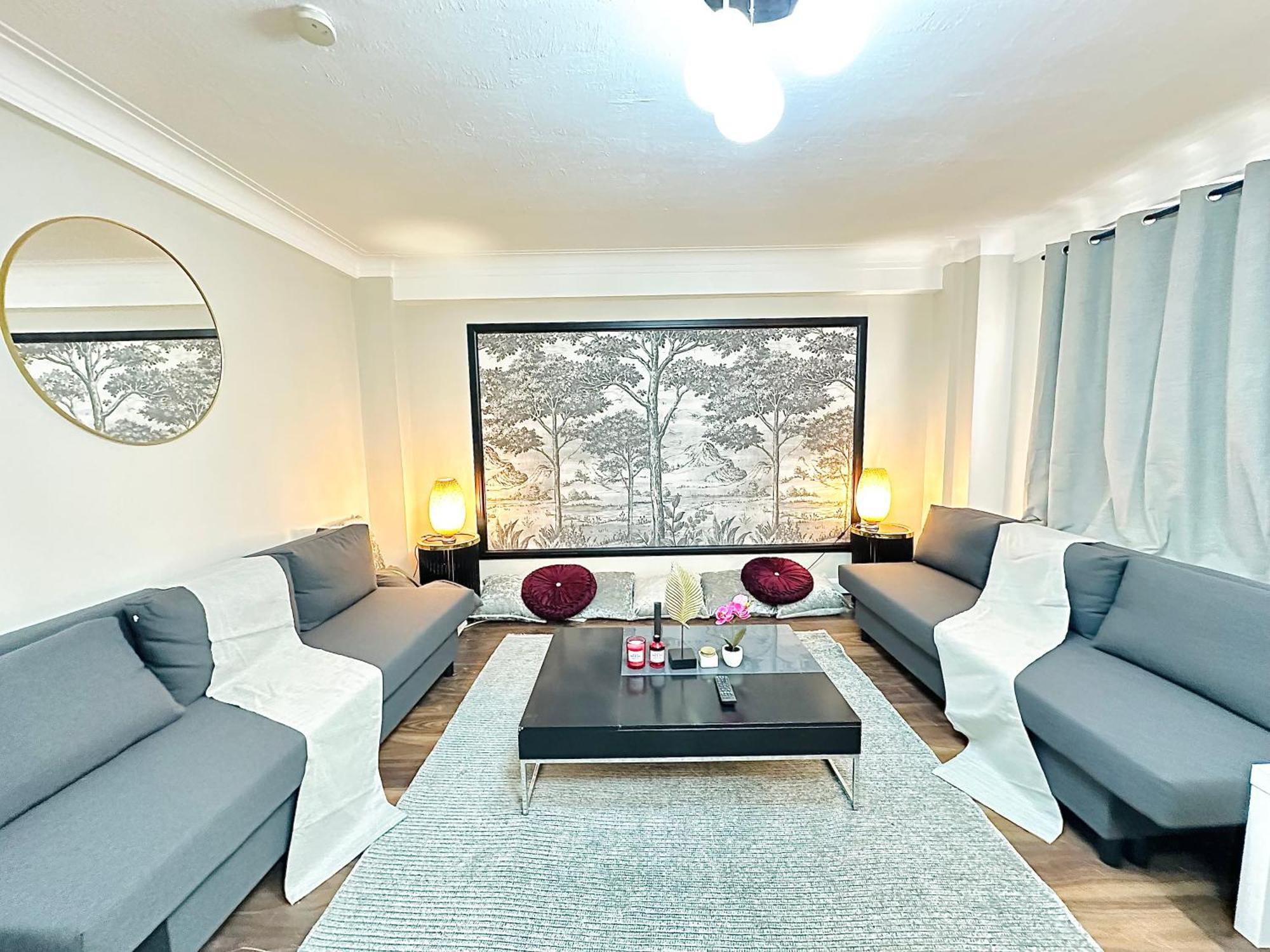 Hyde Park Comfortable Two Bedroom Appartement