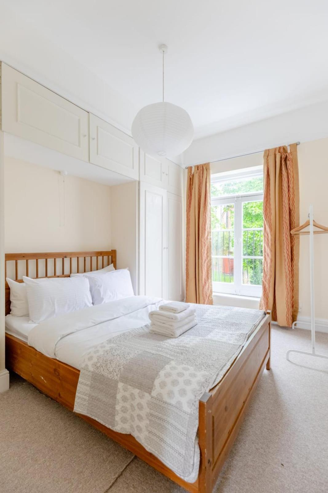 Roomy 3bd By Hampstead Heath! London