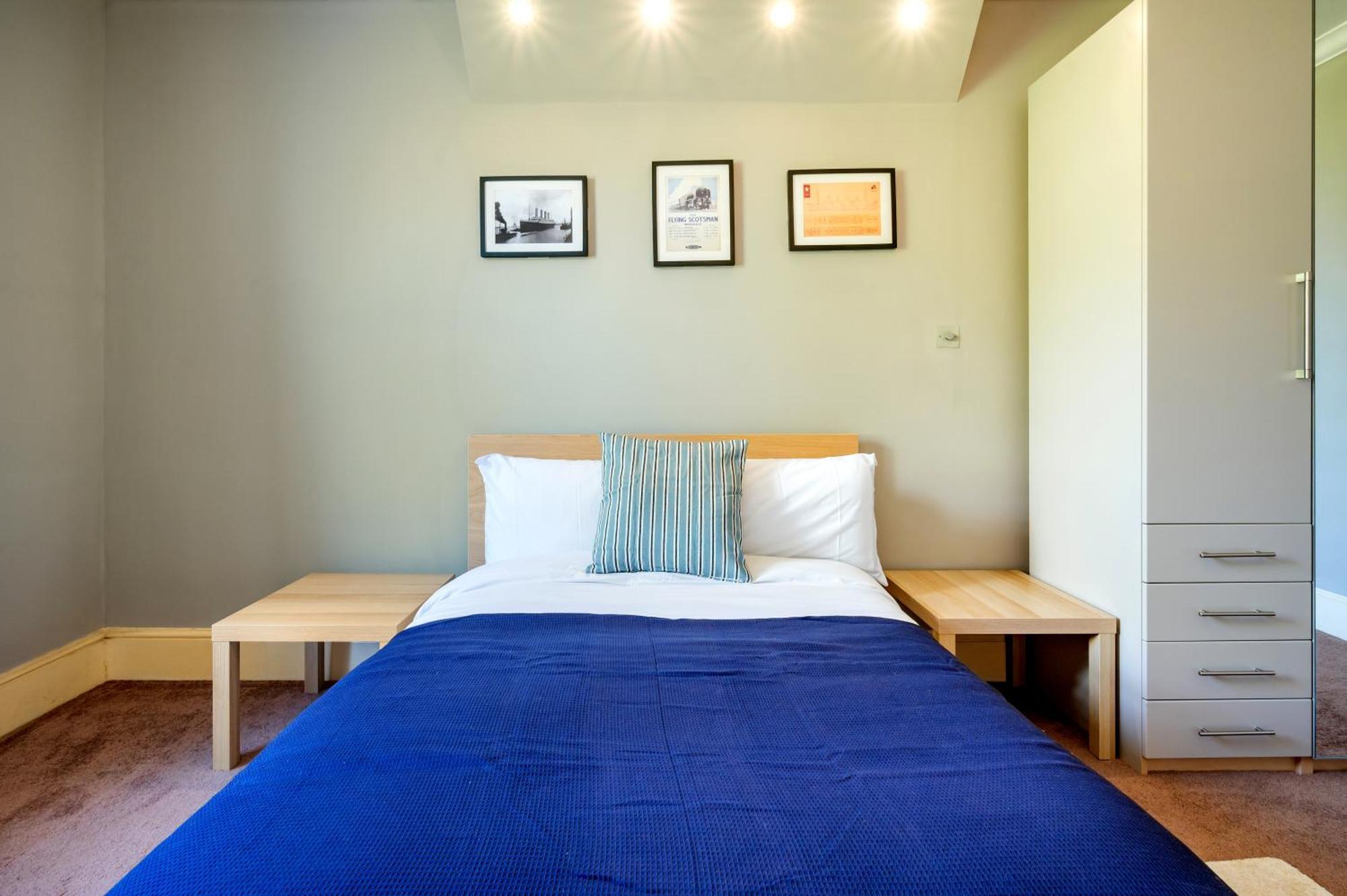 Large 1 Bedroom In Center Of Appartamento