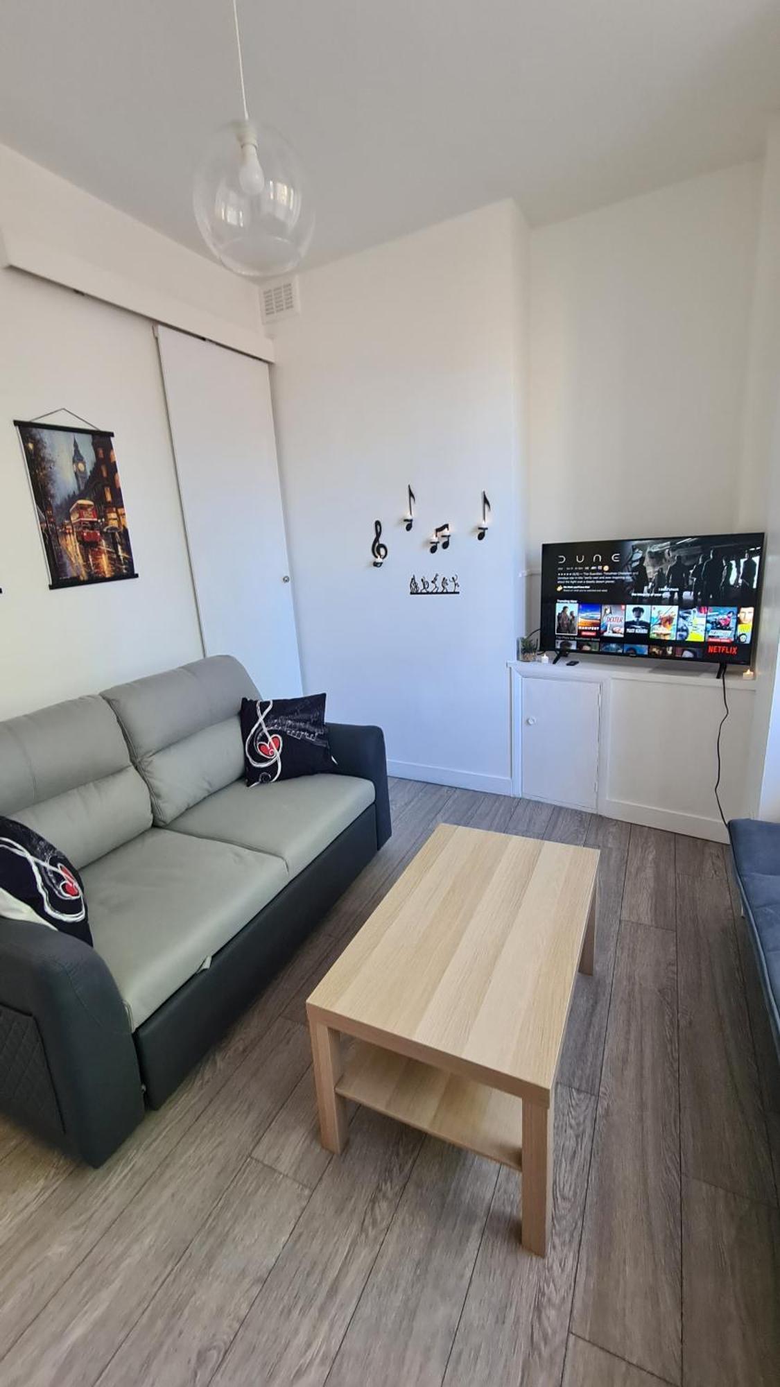 Beethoven St One Bedroom Flat - 3 Beds Up To 4 Adults Lejlighed London