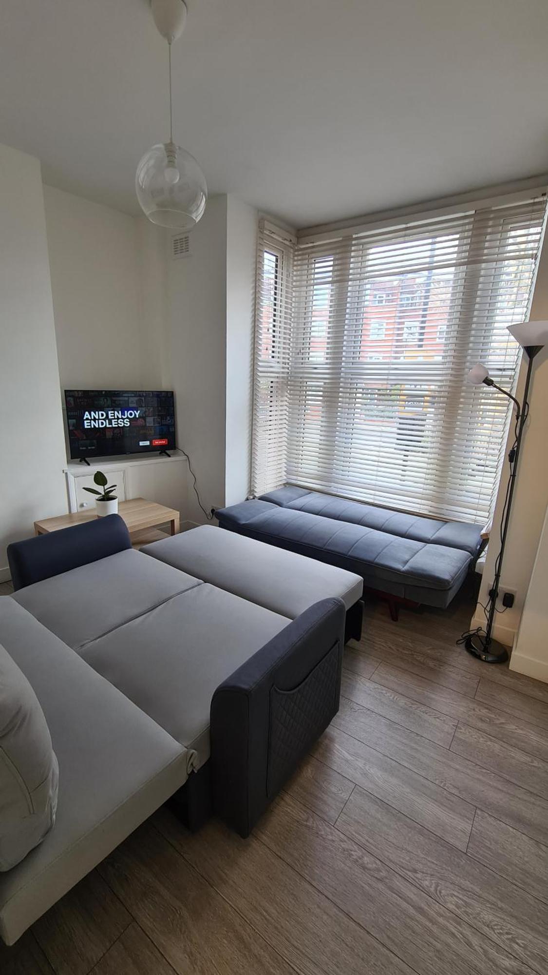 Beethoven St One Bedroom Flat - 3 Beds Up To 4 Adults Lejlighed