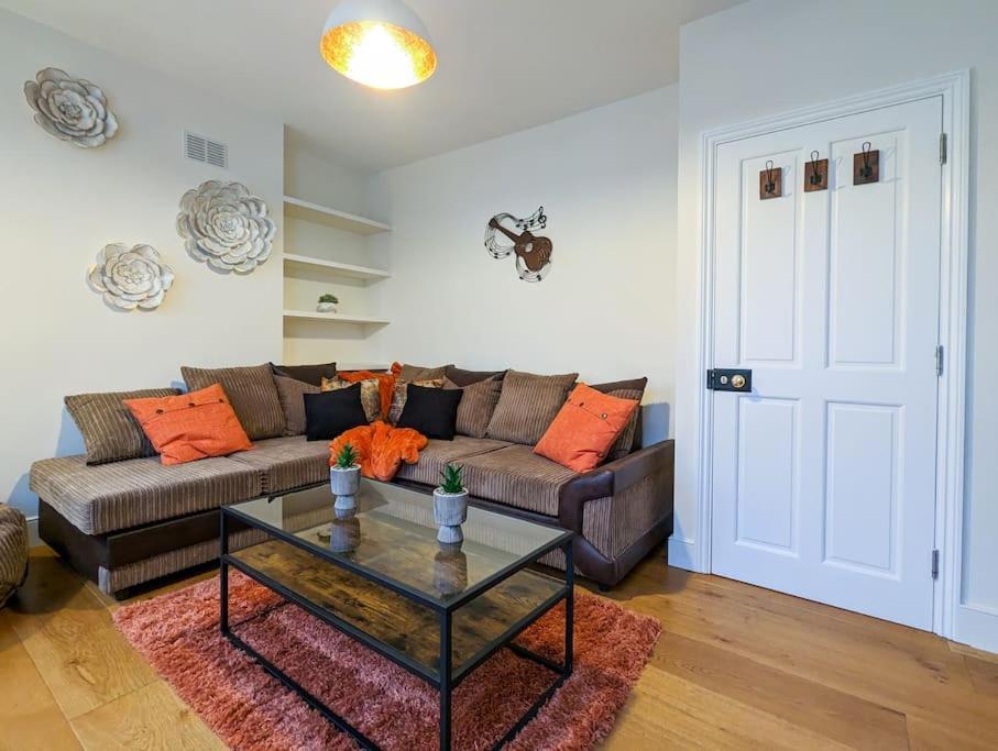 Lejlighed Charming 3br In Trendy Tottenham Neighborhood *