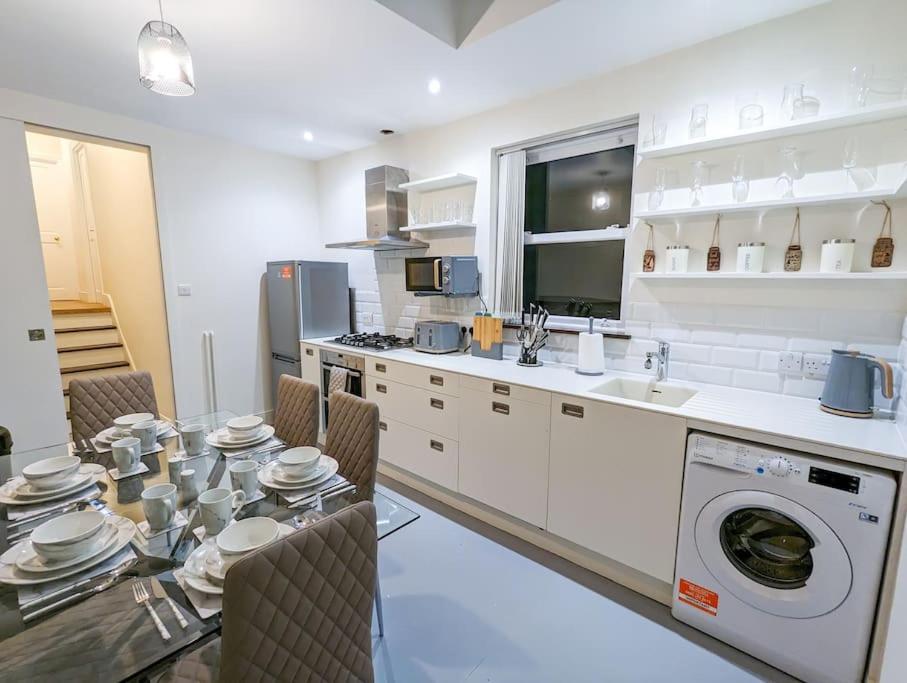 Appartement Charming 3br In Trendy Tottenham Neighborhood