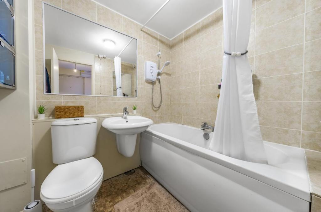 Appartamento Self Contained 1 Bed Flat Next To Transport For Canary Wharf And Excel, O2 With Free Parking