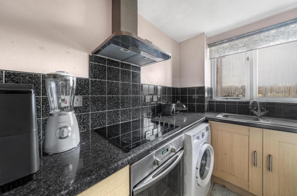 Self Contained 1 Bed Flat Next To Transport For Canary Wharf And Excel, O2 With Free Parking Appartamento