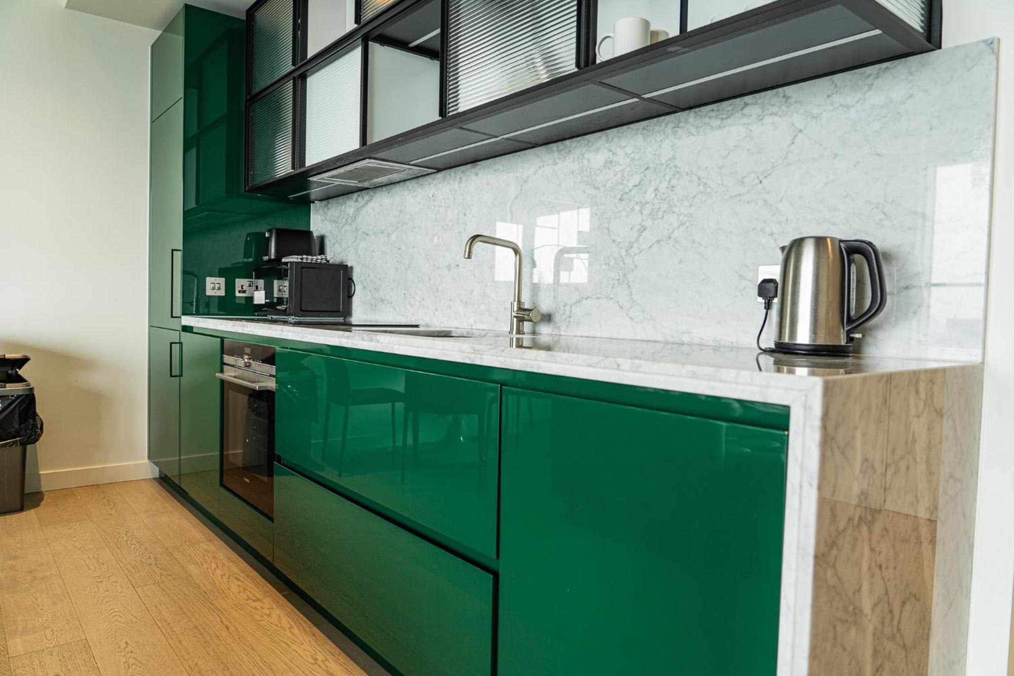 Apartment Luxury Balcony Apartment, Canary Wharf *