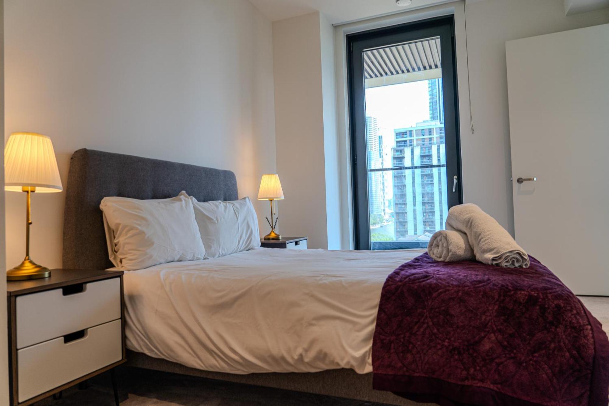 Apartment Luxury Balcony Apartment, Canary Wharf *