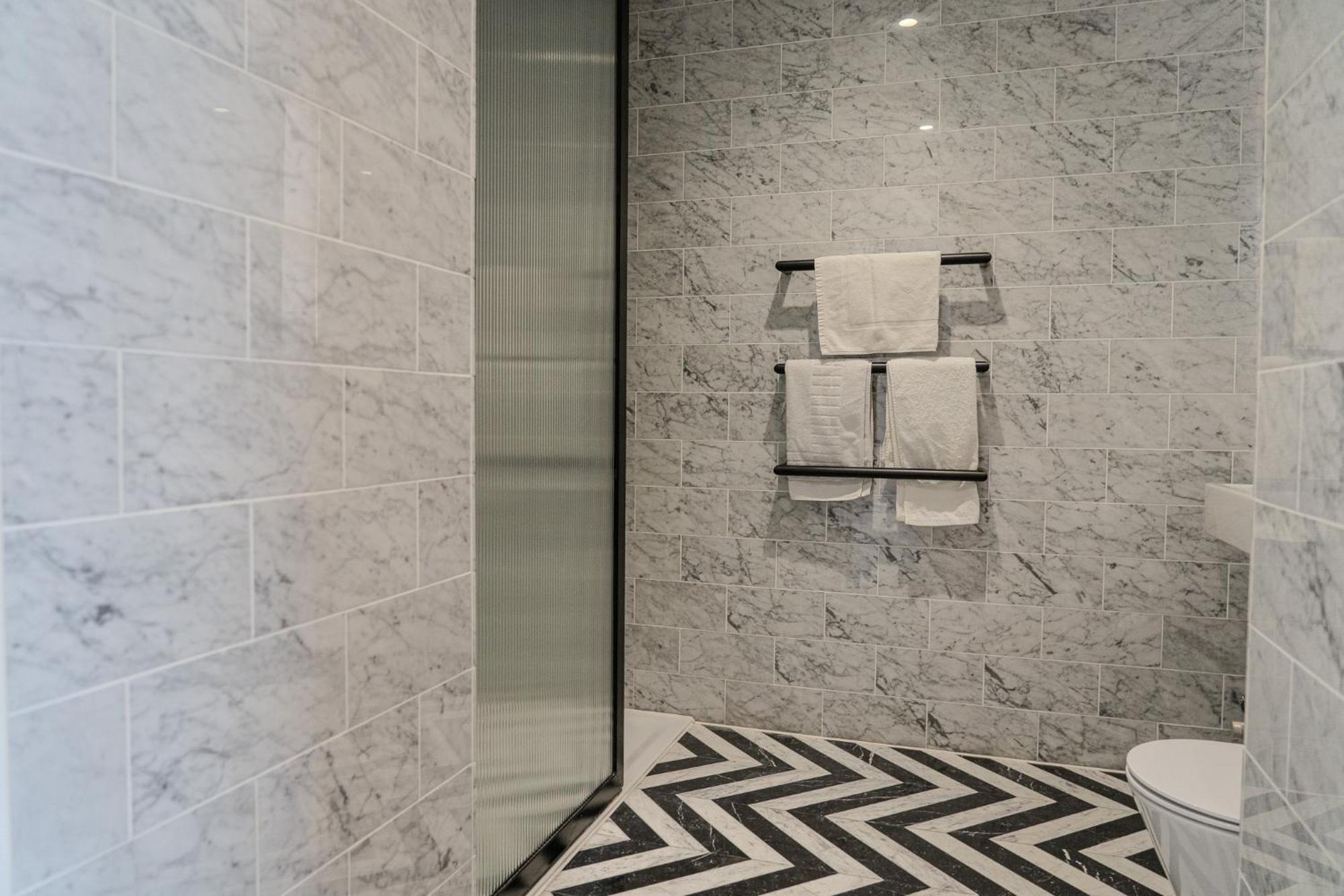 Luxury Balcony Apartment, Canary Wharf Apartment London