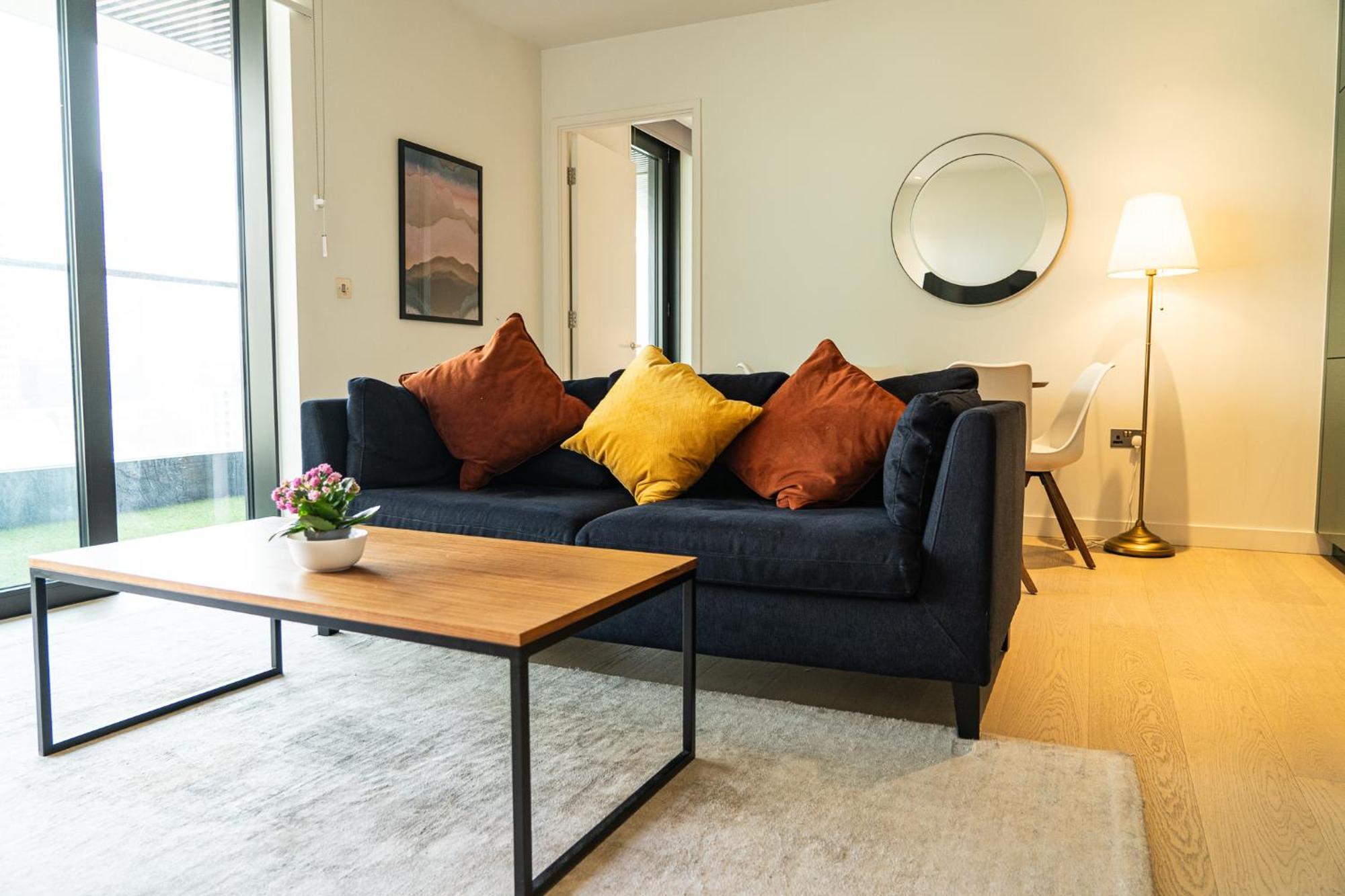 Apartment Luxury Balcony Apartment, Canary Wharf *