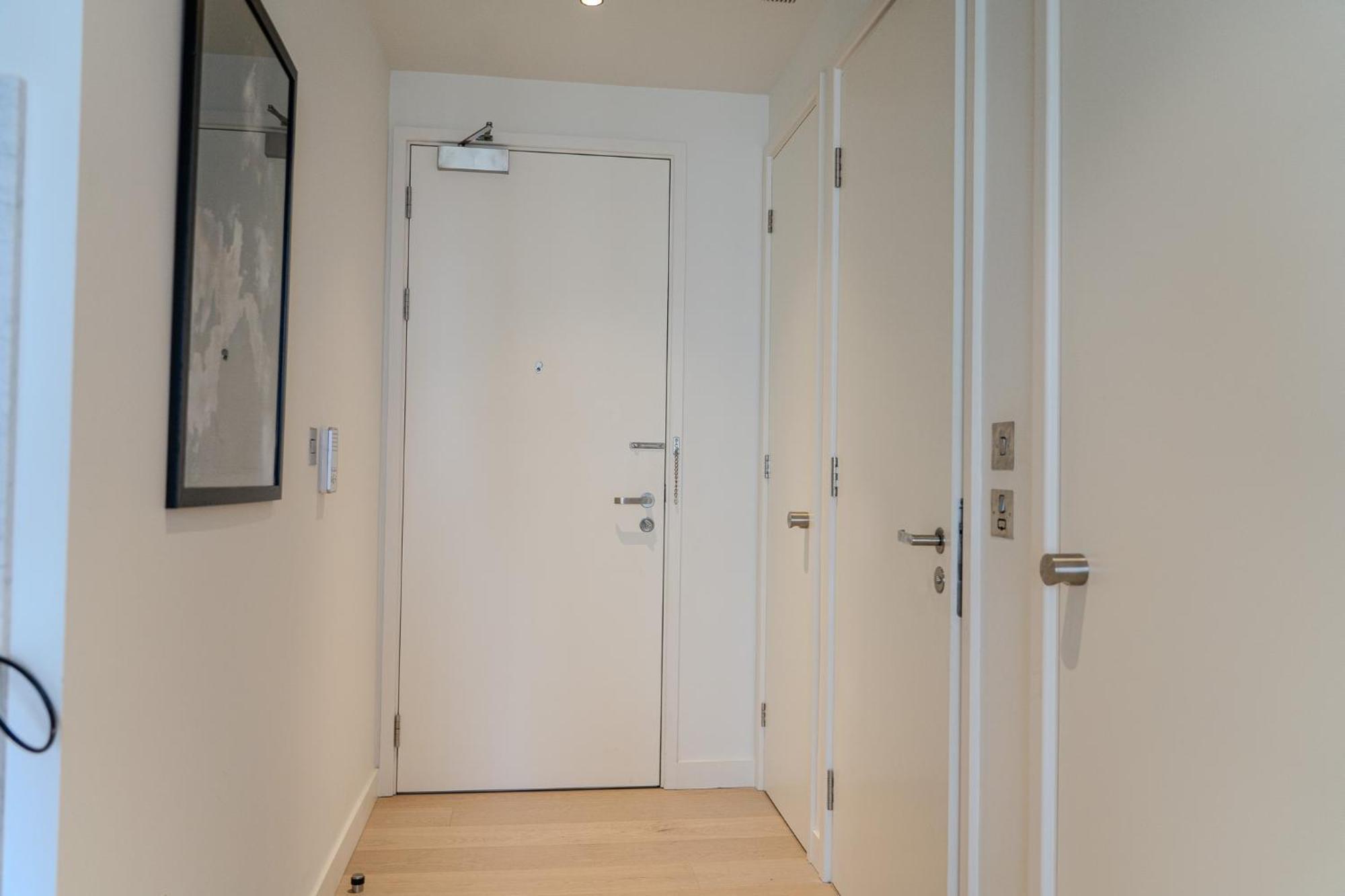 Luxury Balcony Apartment, Canary Wharf Apartment