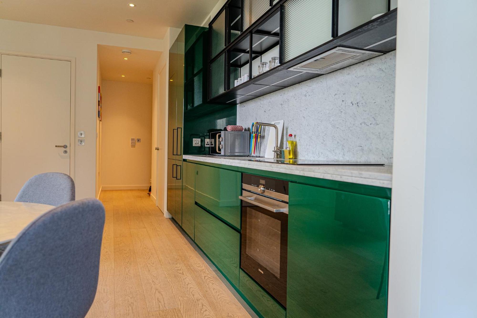 Luxury Balcony Apartment, Canary Wharf Apartment London