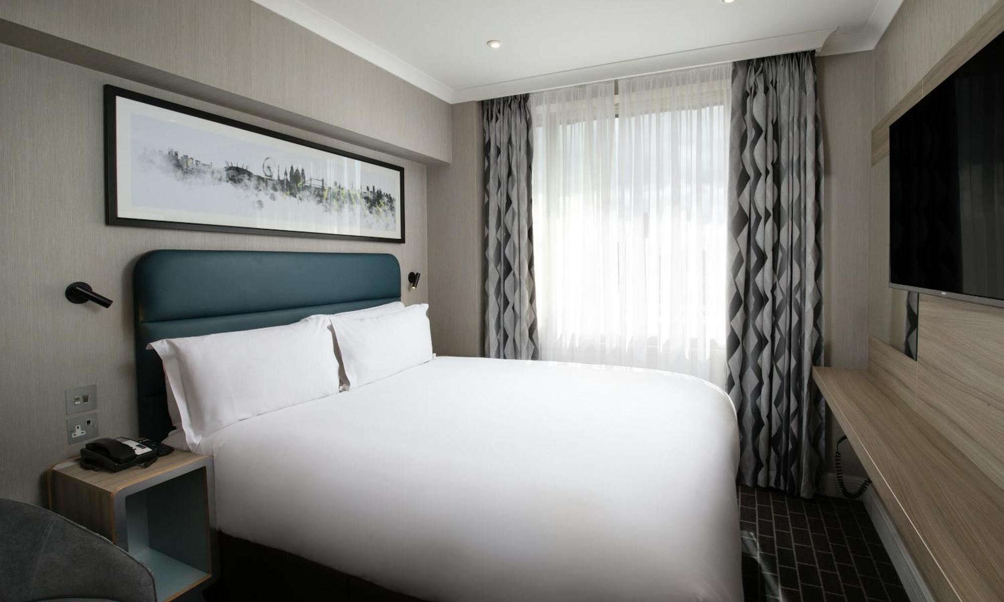 Sleeper At Royal National Hotell