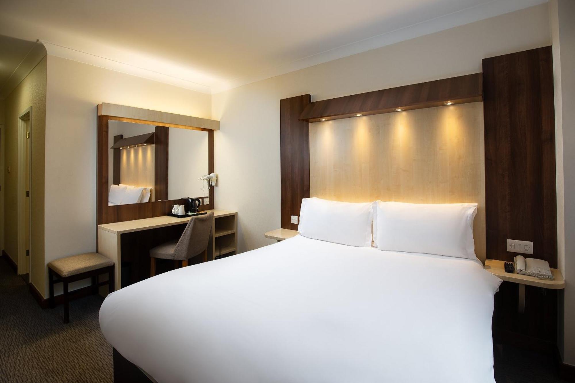 Royal National Hotell 3*