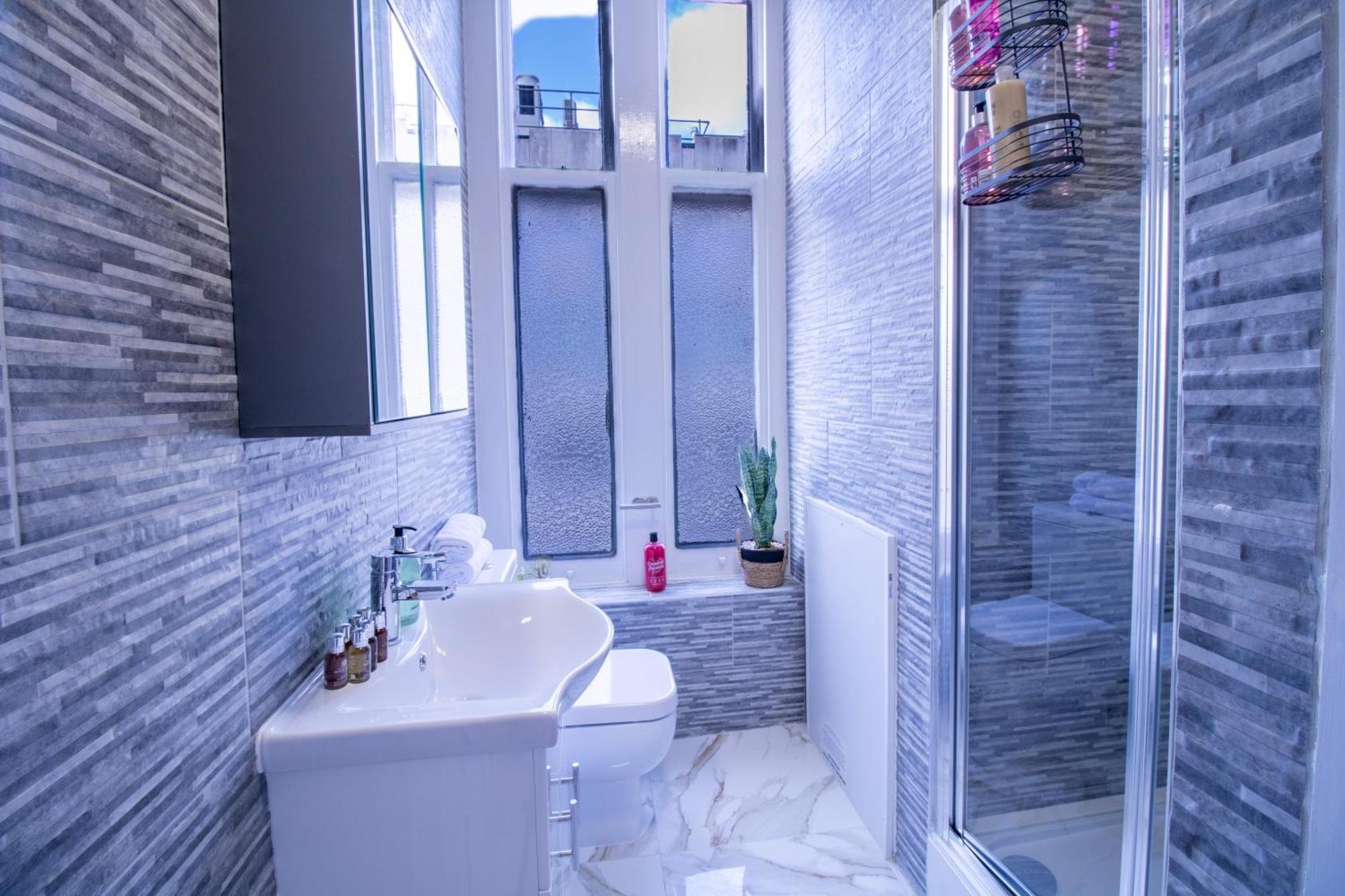 Modern 2-bedroom On Oxford Street 8gc Apartment *