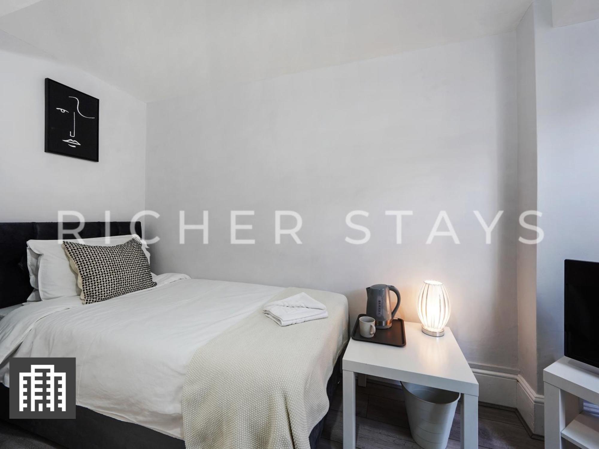 Hackney Guest * London