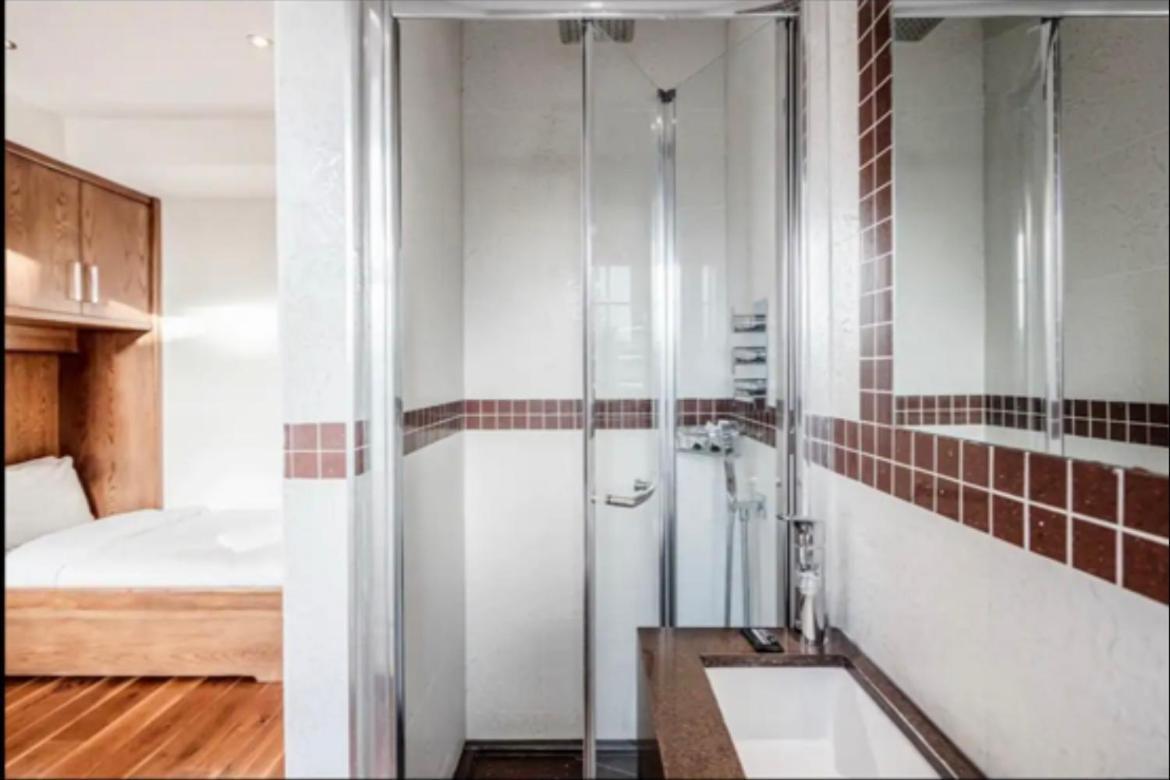 Luxe - Hyde Park - 2bed 3bath A/c + Lift Apartment *