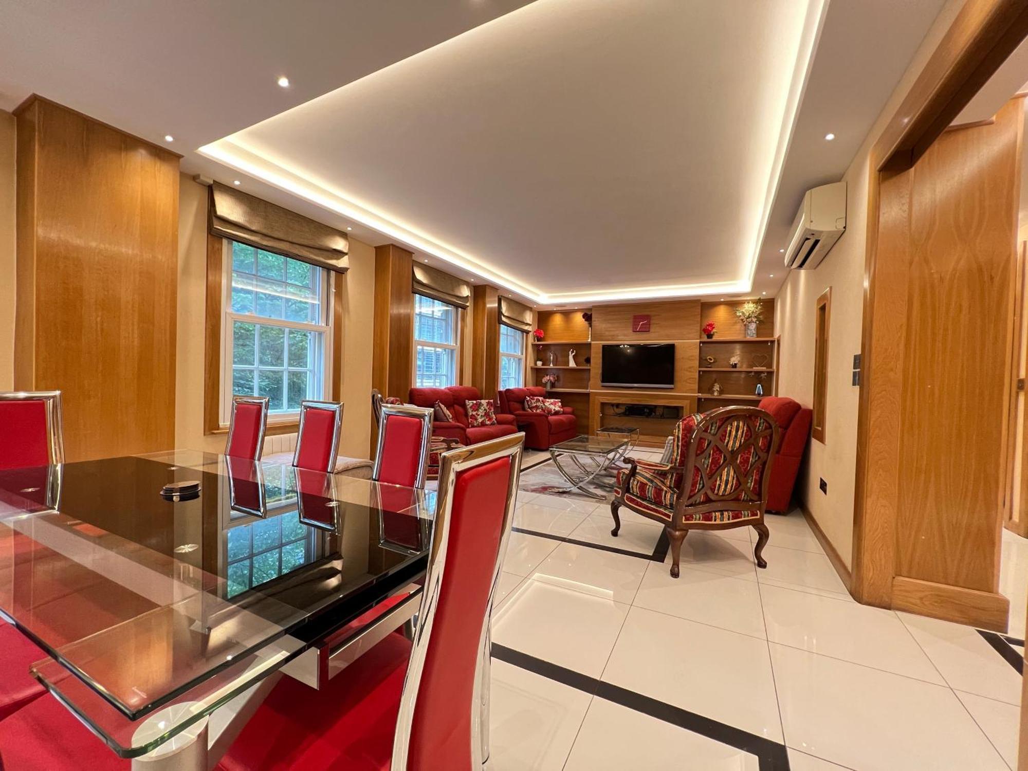 Apartment Luxe - Hyde Park - 2bed 3bath A/c + Lift