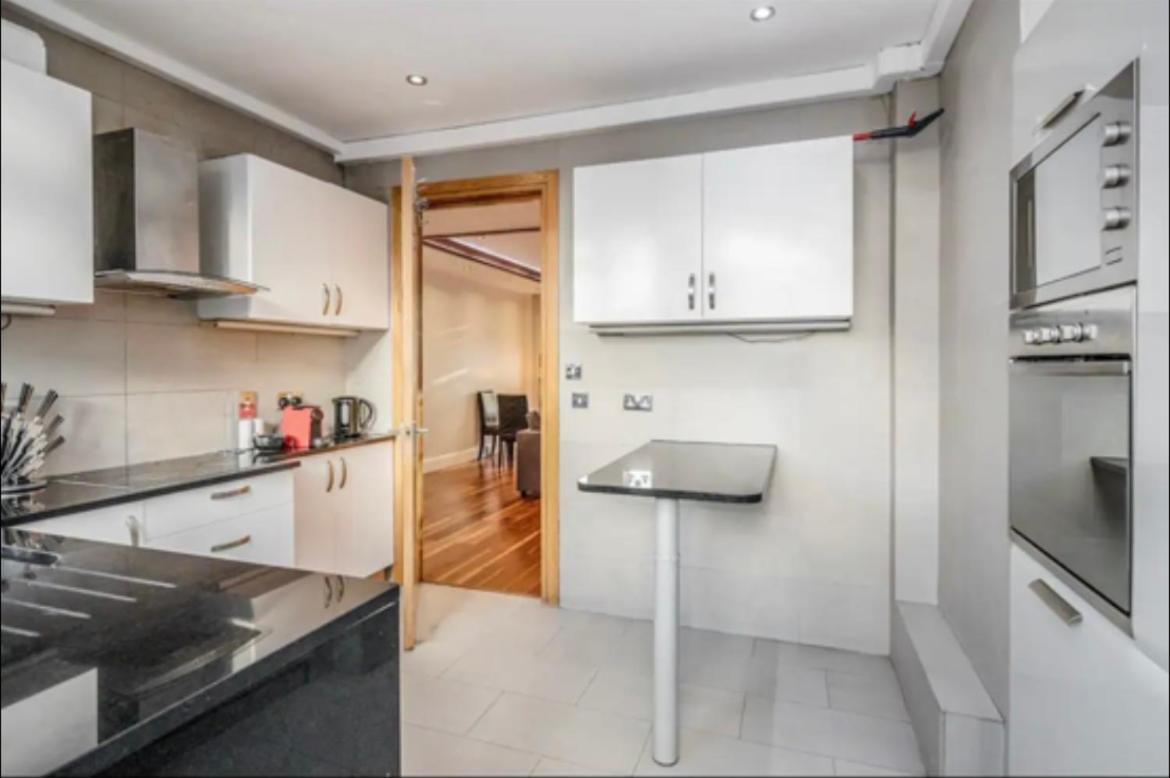 Luxe - Hyde Park - 2bed 3bath A/c + Lift Leilighet *