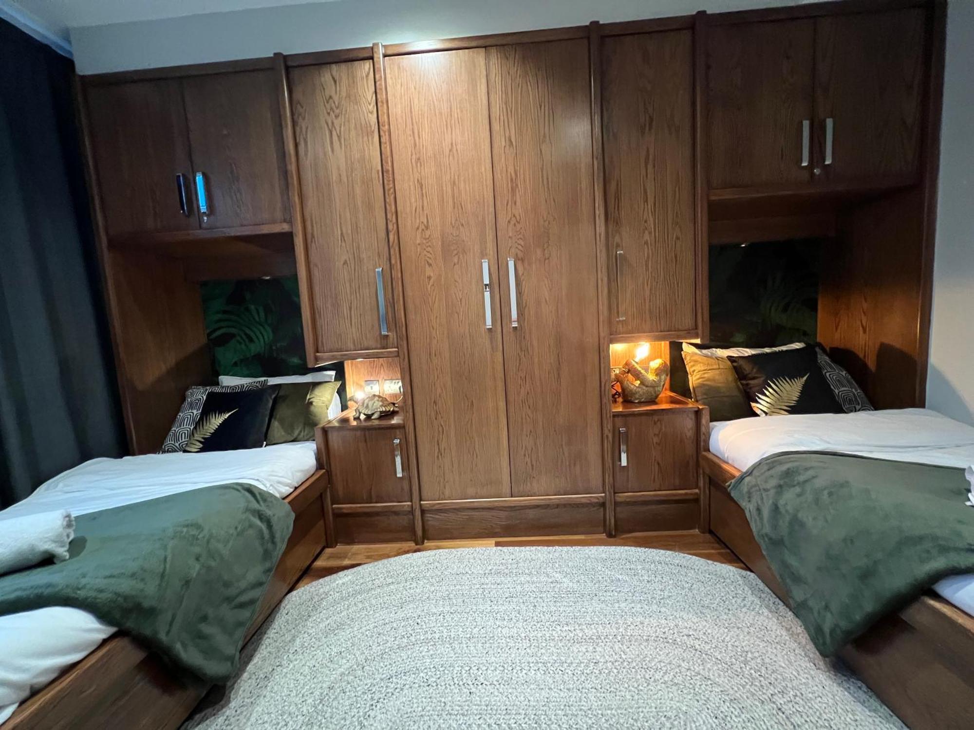 Apartment Luxe - Hyde Park - 2bed 3bath A/c + Lift