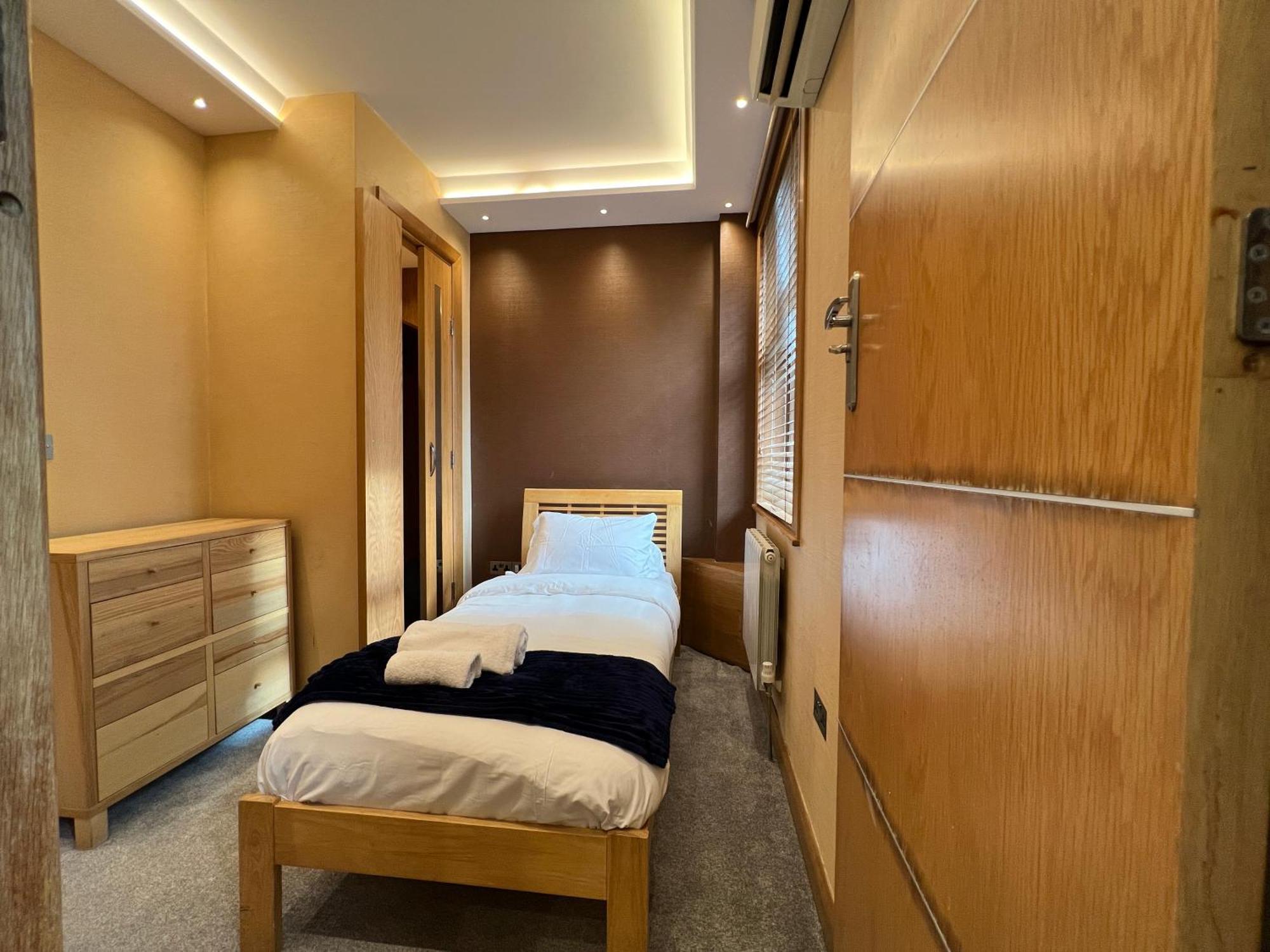 Luxe - Hyde Park - 2bed 3bath A/c + Lift Leilighet *