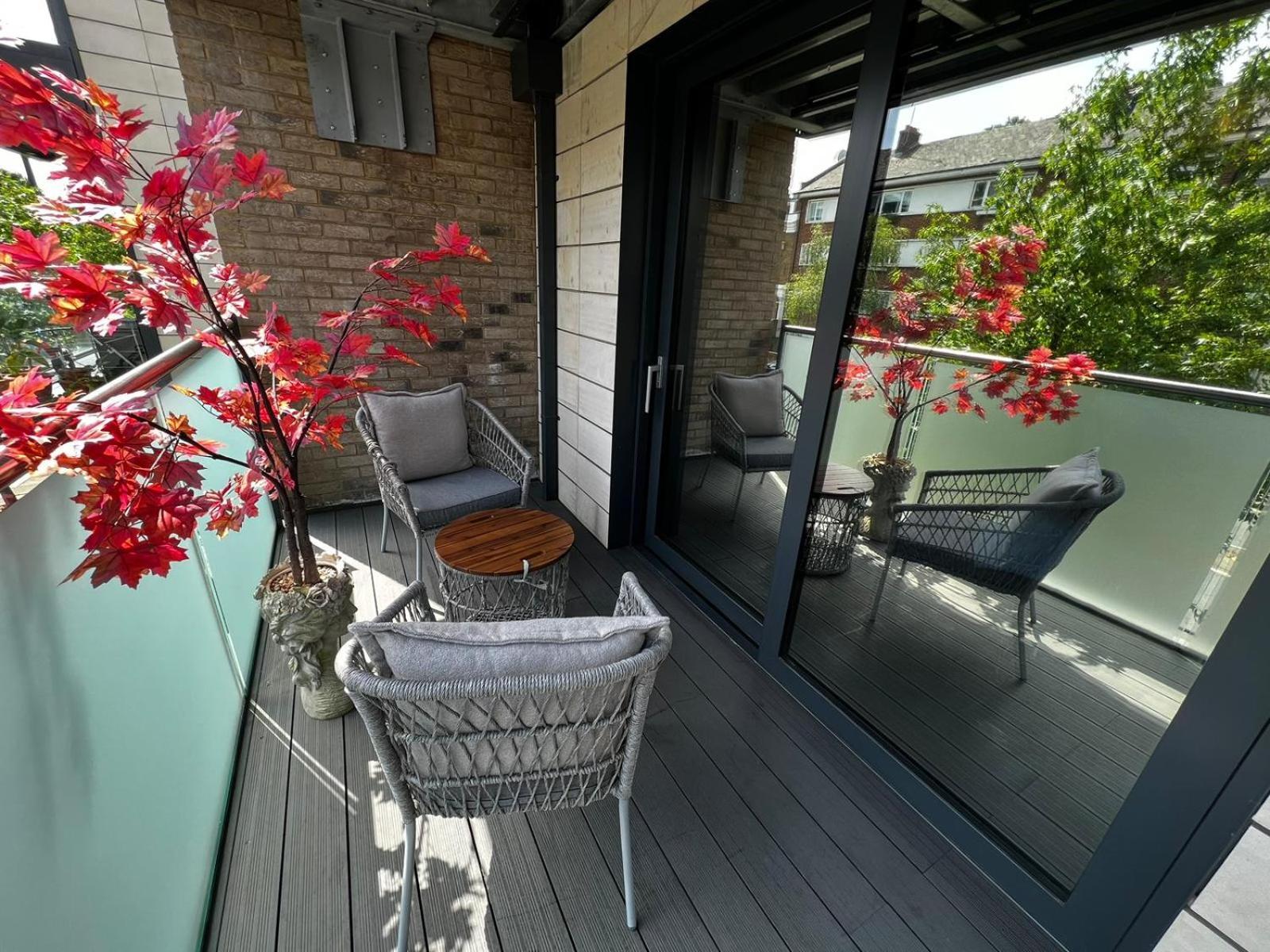 Apartment New! Charming Near Attractions
