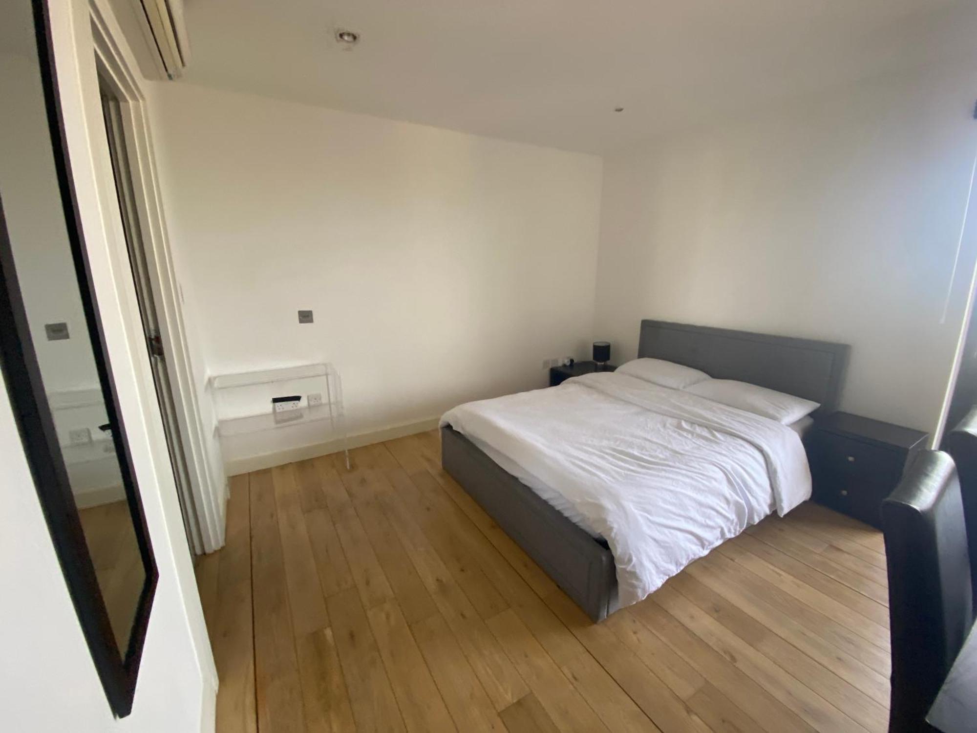 Penthouse In Battersea Amazing Views Of *