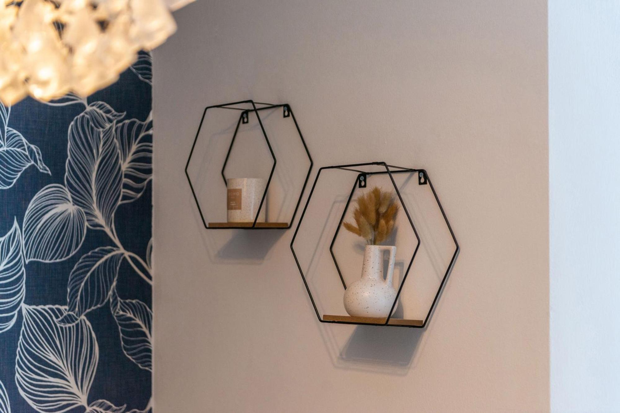 Stylish By Eye With A Small Garden * Londra
