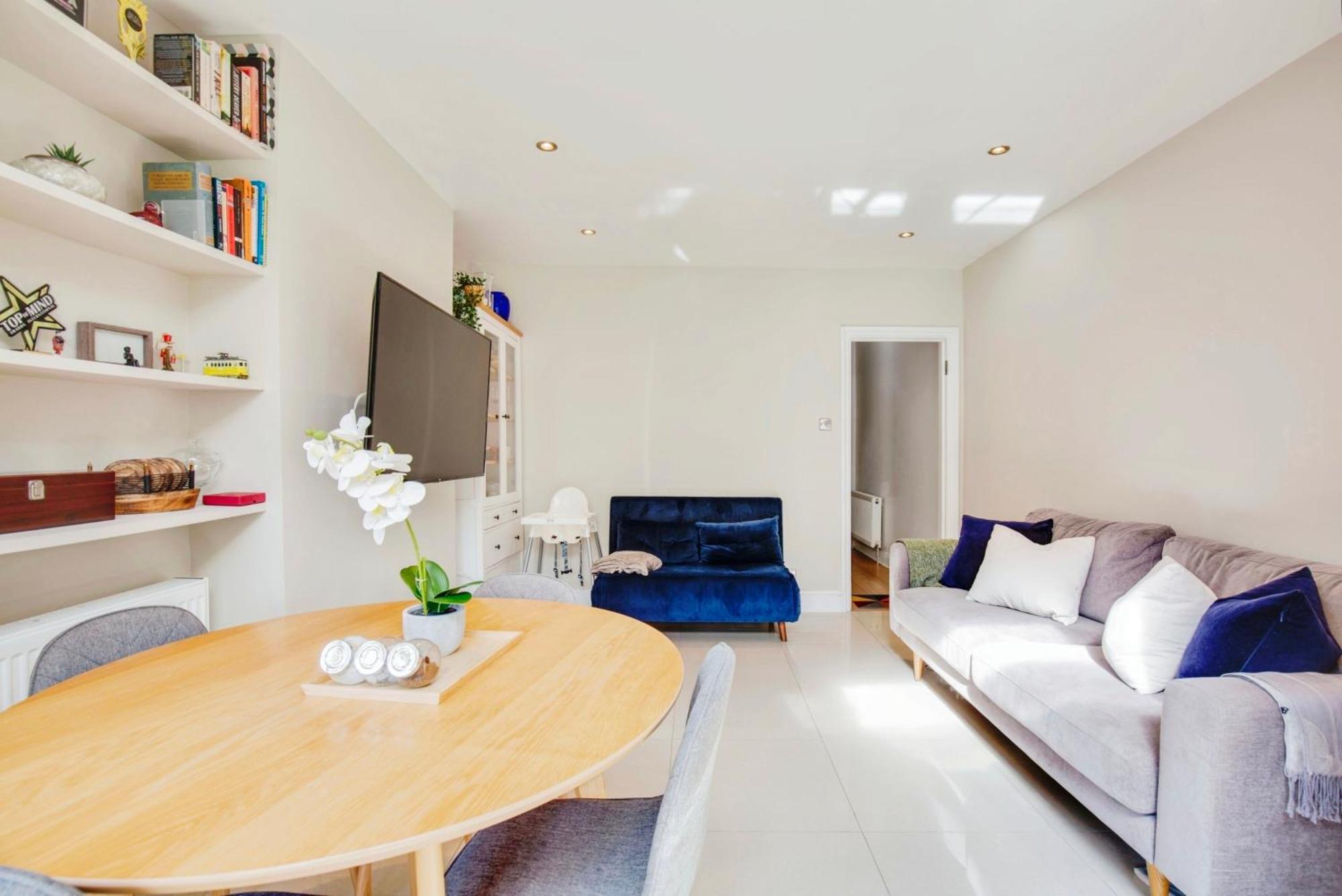 Lovely 2 Bedroom Ground Floor Flat With Garden. Leilighet London