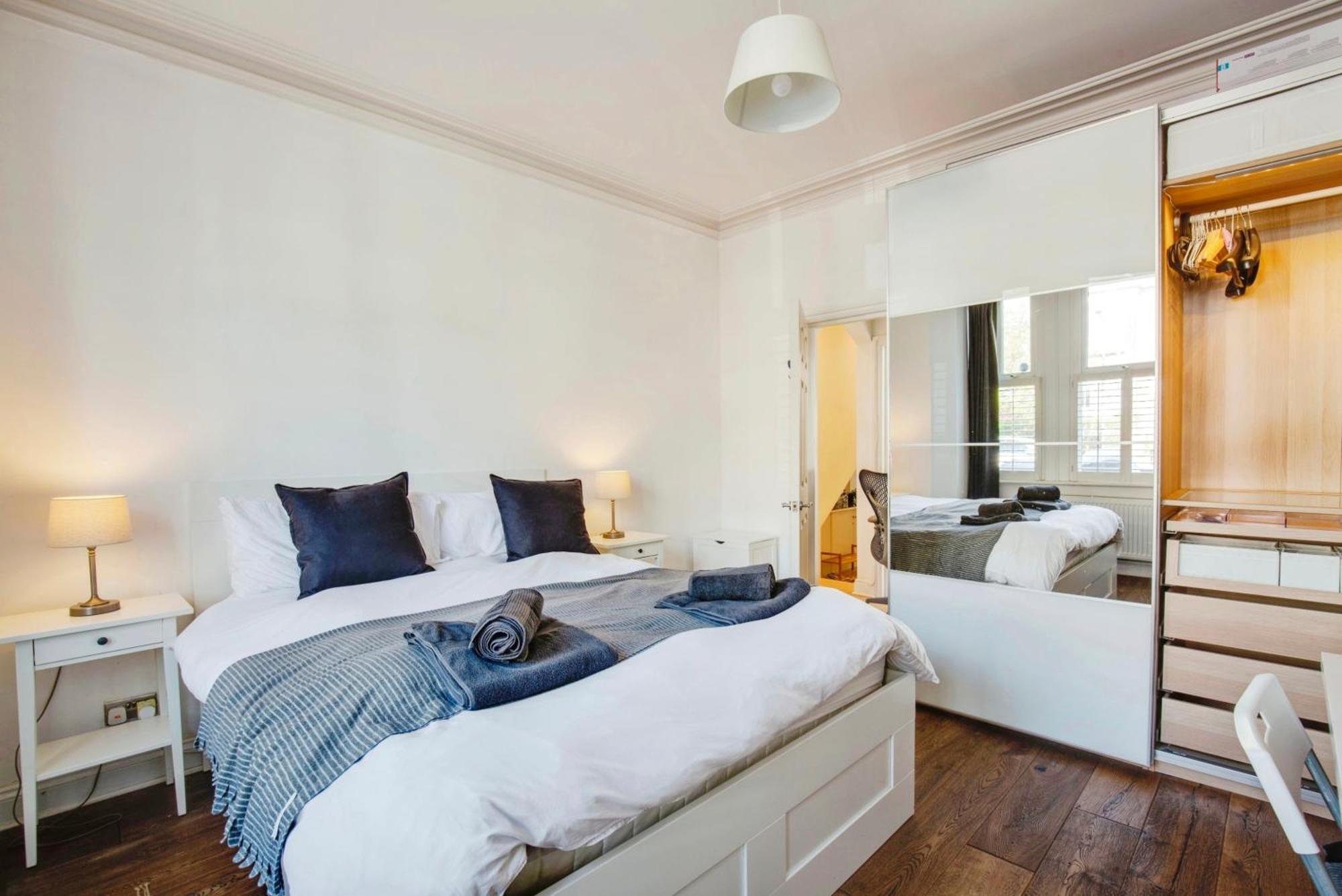 Lovely 2 Bedroom Ground Floor Flat With Garden. Leilighet *