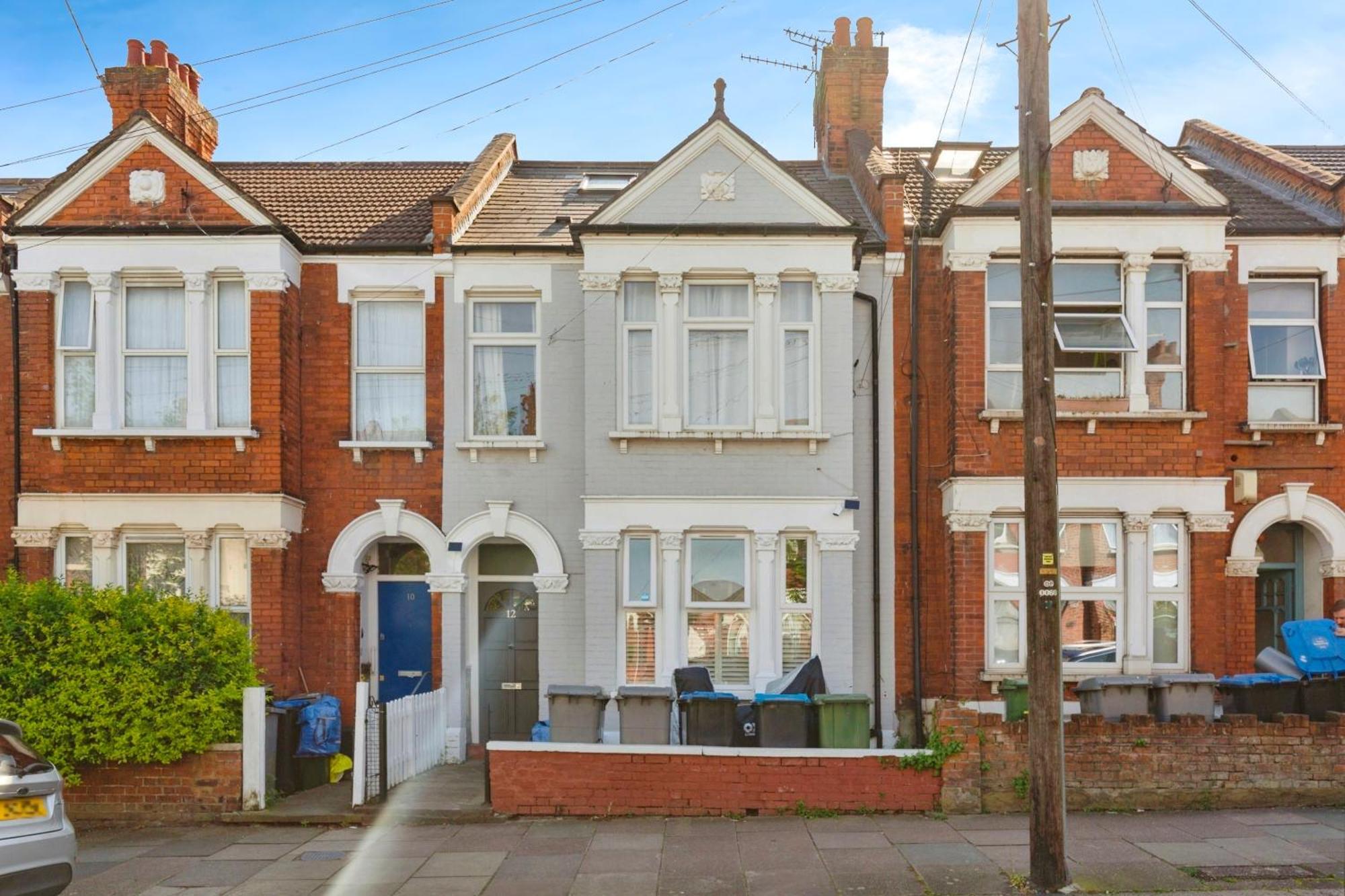 Lovely 2 Bedroom Ground Floor Flat With Garden. Leilighet *