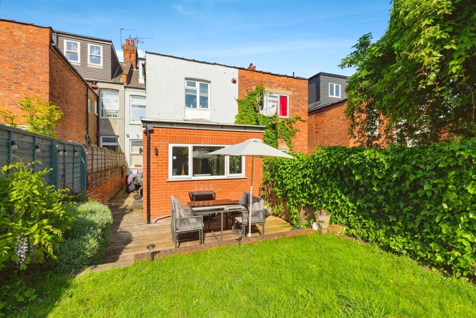 Leilighet Lovely 2 Bedroom Ground Floor Flat With Garden. *