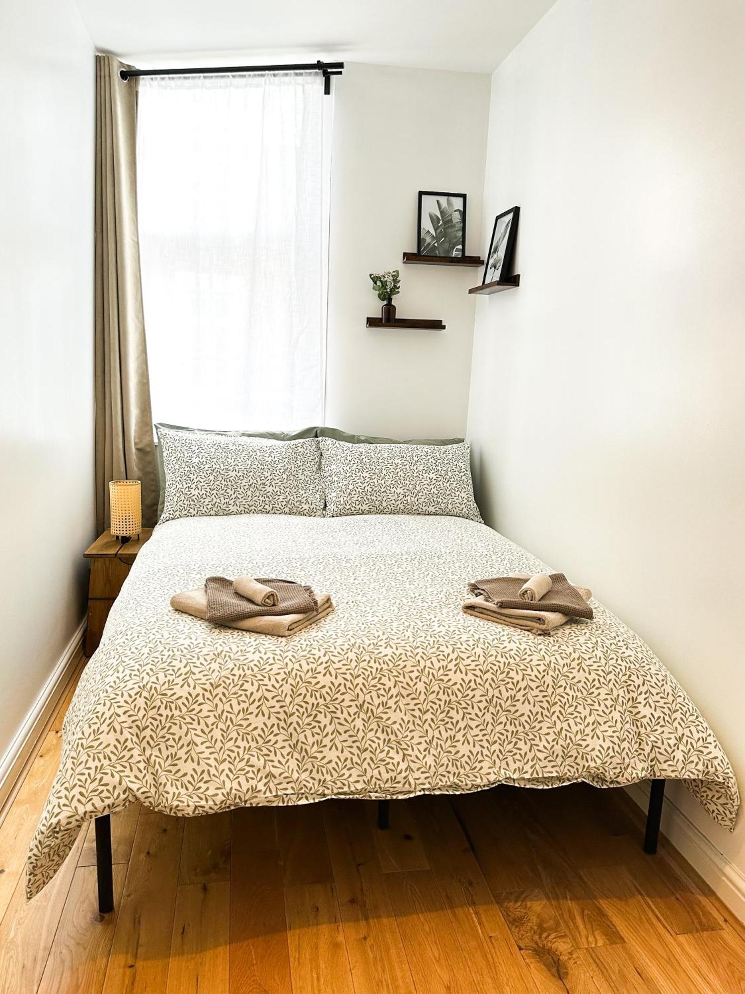 Minimalistic In Crystal Palace Appartement