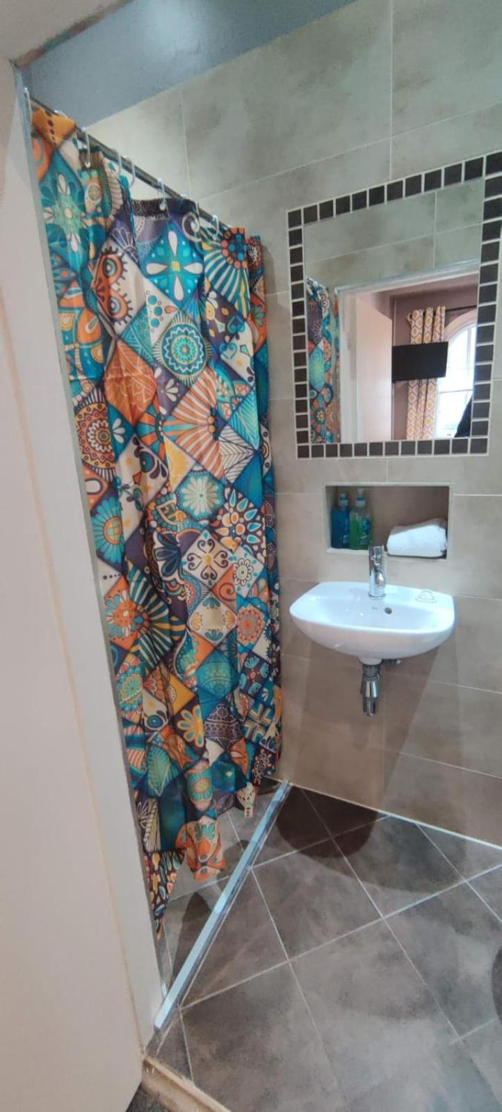 Cosy 2 Bedroom In City Center Euston Londen