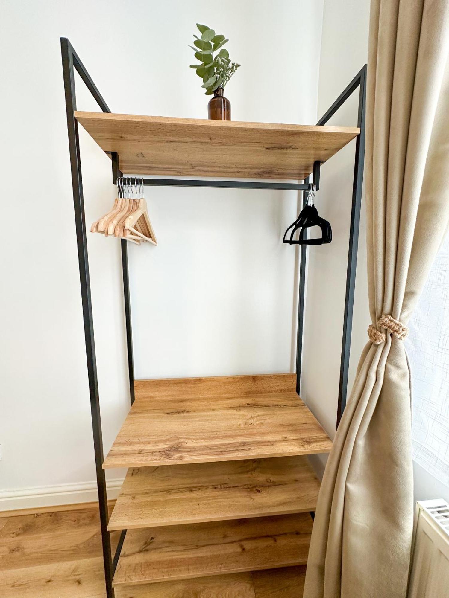 Minimalistic In Crystal Palace Apartment *