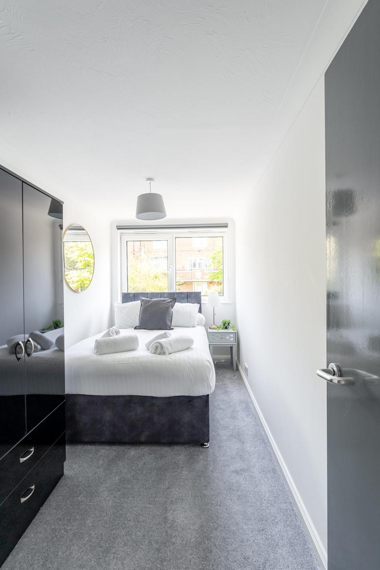 Centrally Located Islington Apartment London