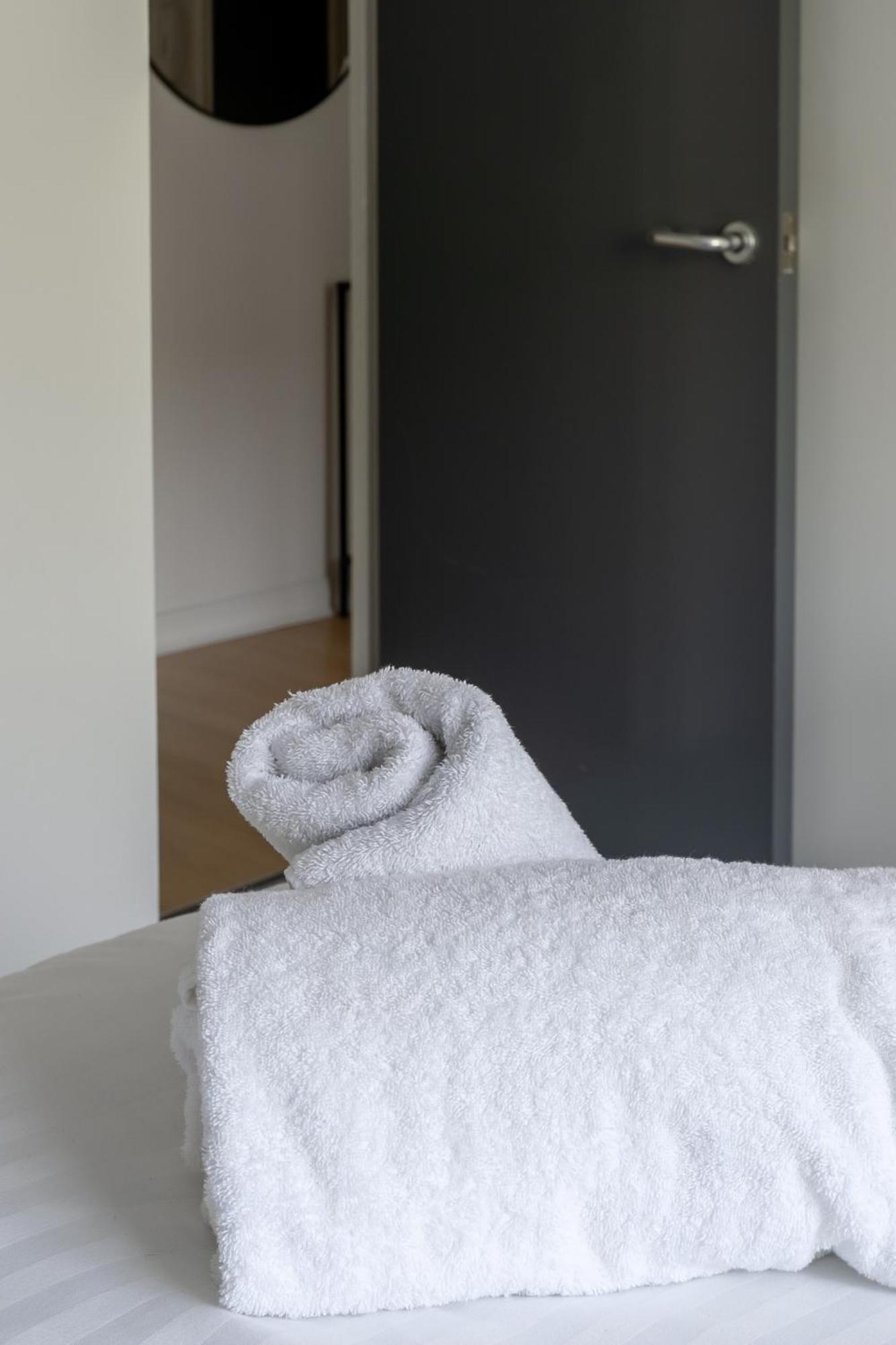 Centrally Located Islington Apartment *