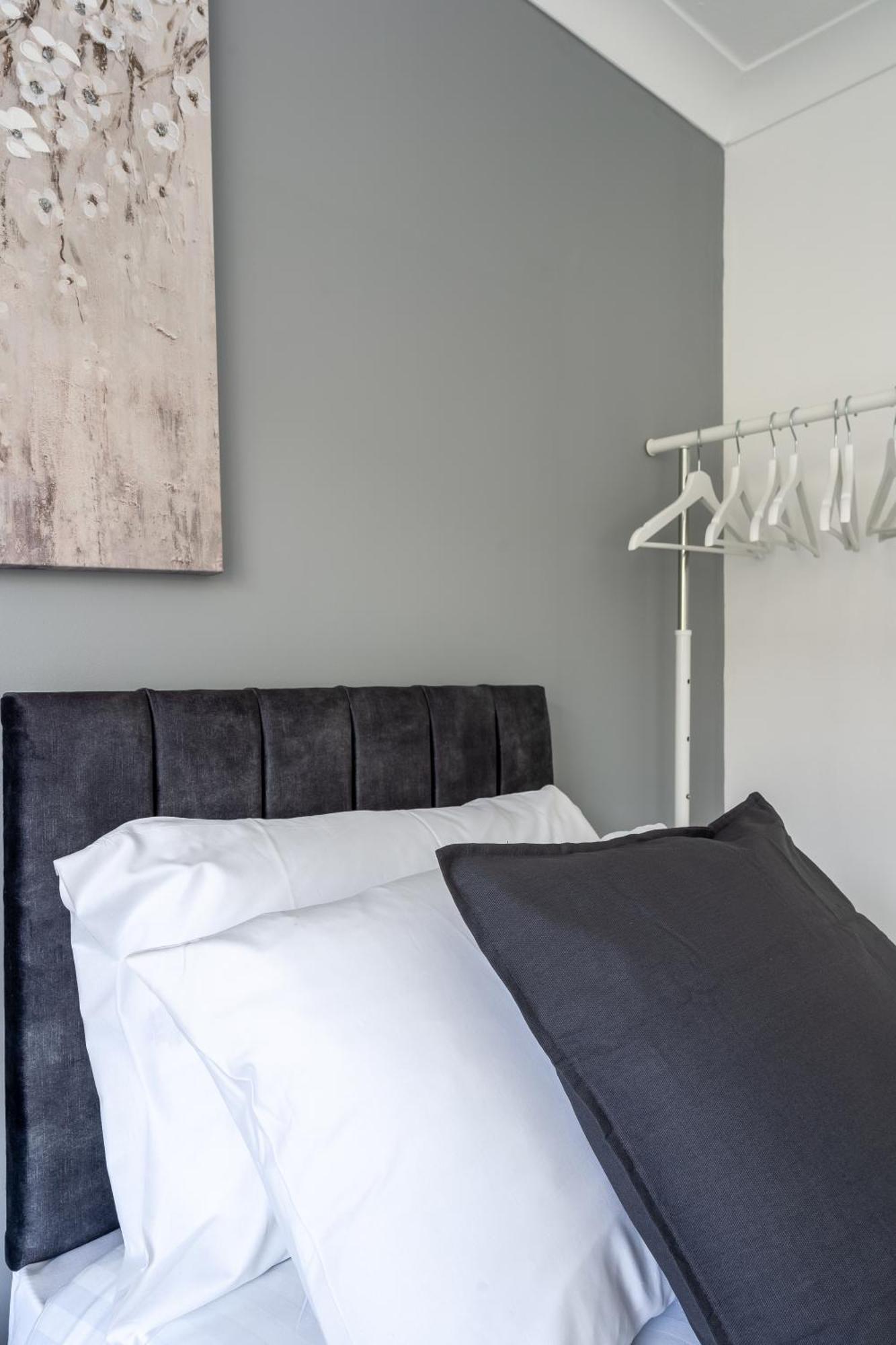 Centrally Located Islington Apartment