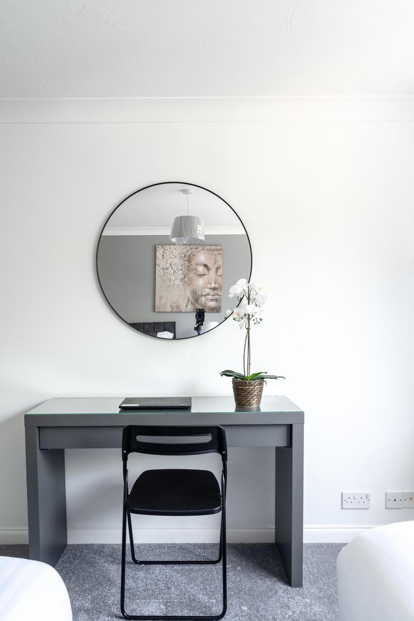 Centrally Located Islington Apartment *