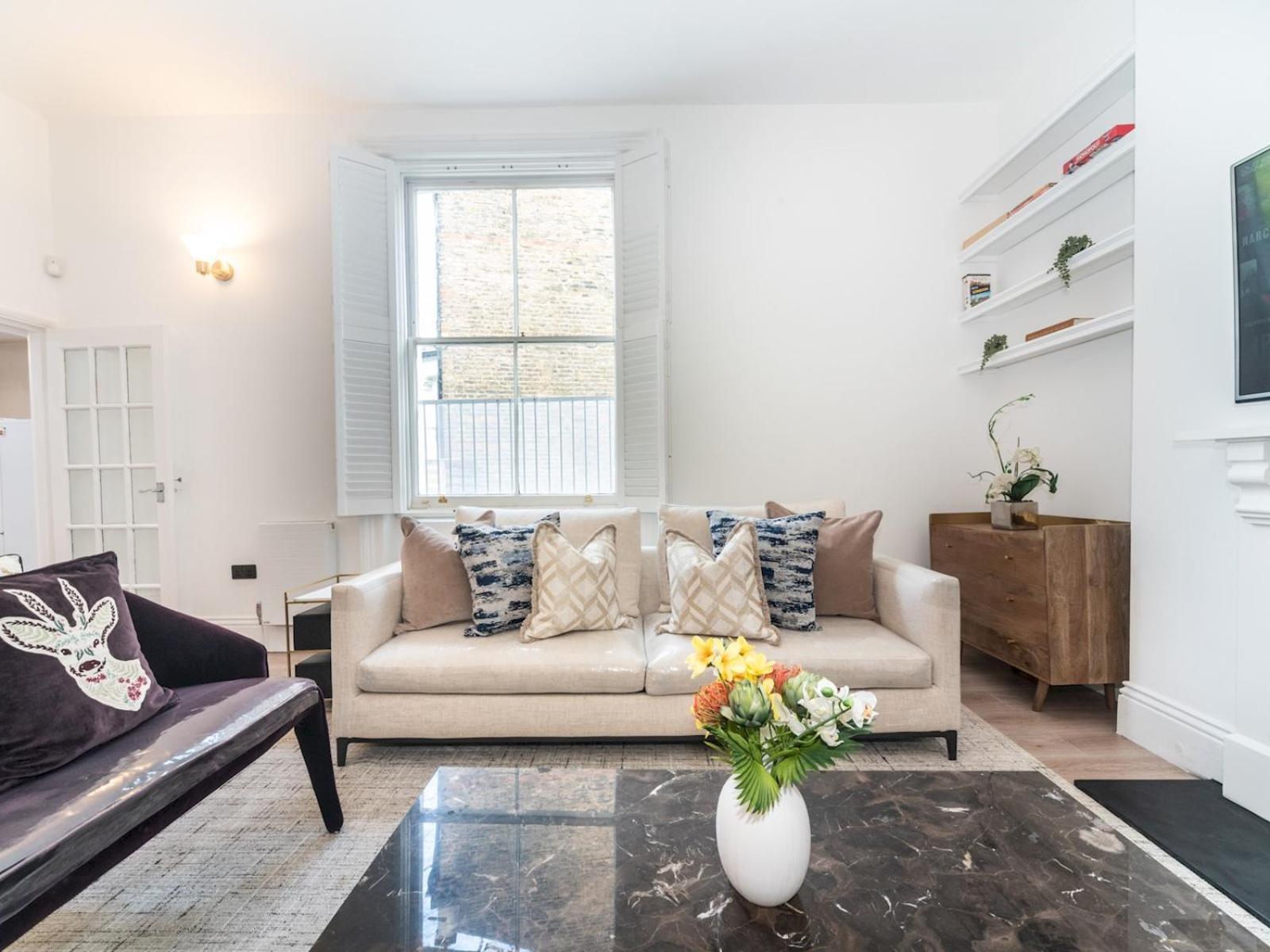 Pass The Keys Comfort Style - Near Notting Hill *