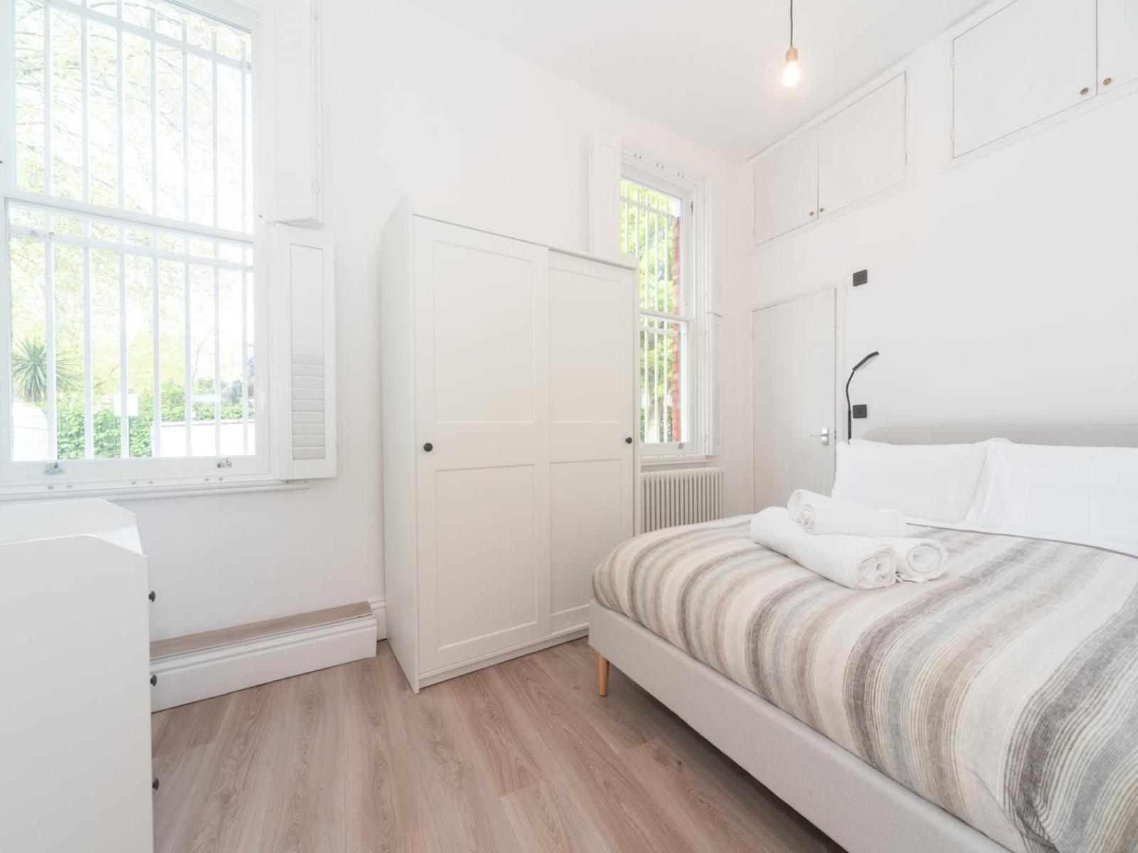 Pass The Keys Comfort Style - Near Notting Hill *