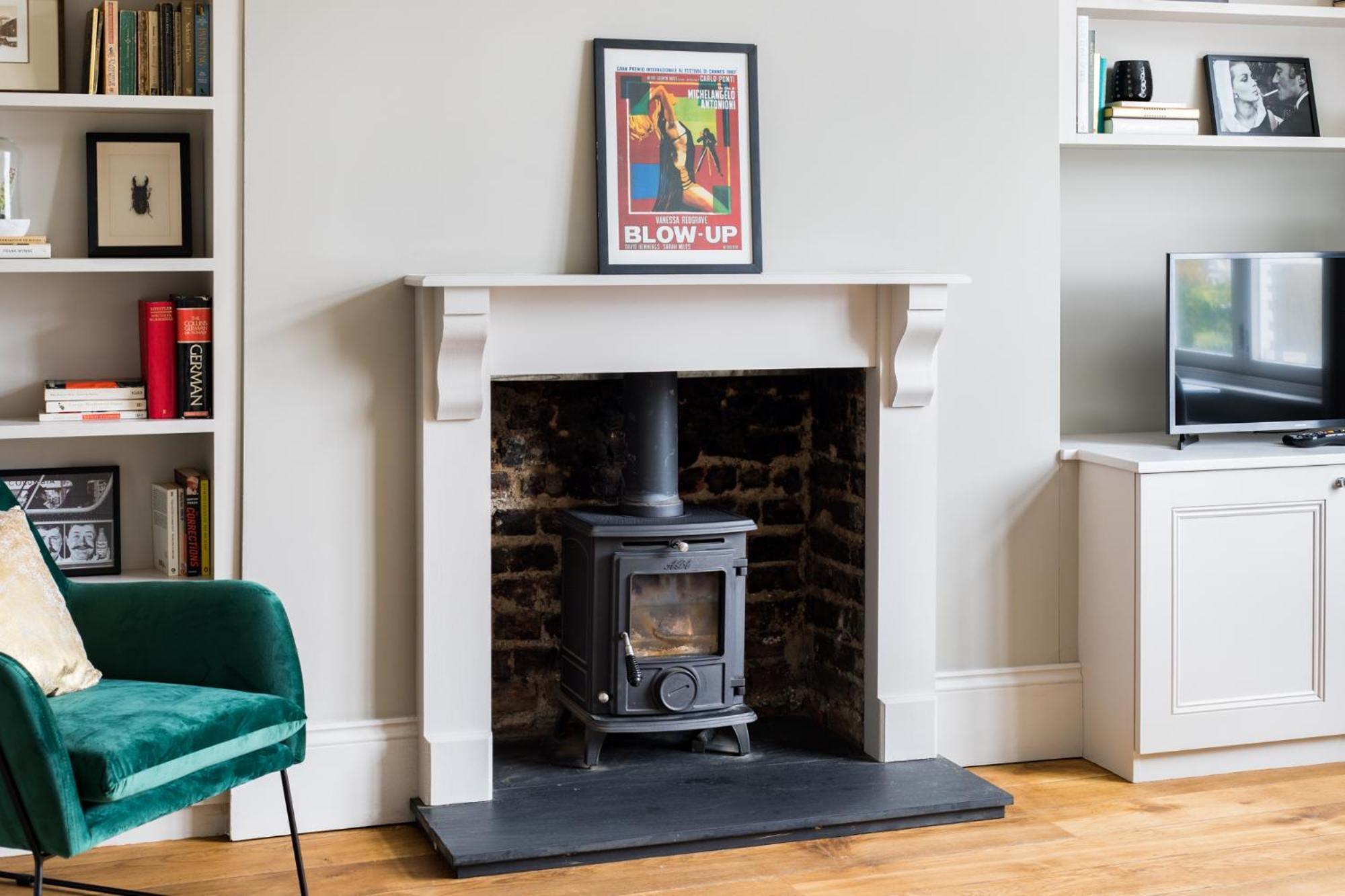 Homely Parkside 2-bed In Primrose Hill Londen